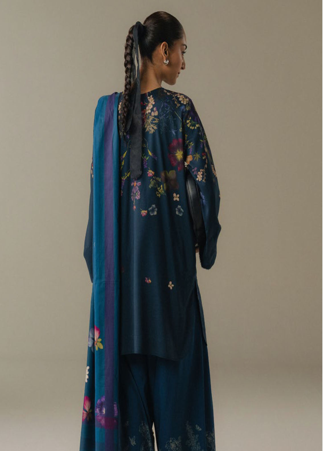 Coco Prints By Zara Shahjahan Printed Linen 3 Piece Unstitched Suit CZS25PD5 D-8A MORNING ECHO Coco Prints By Zara Shahjahan Printed Linen 3 Piece Unstitched Suit CZS25PD5 D-8A MORNING ECHO