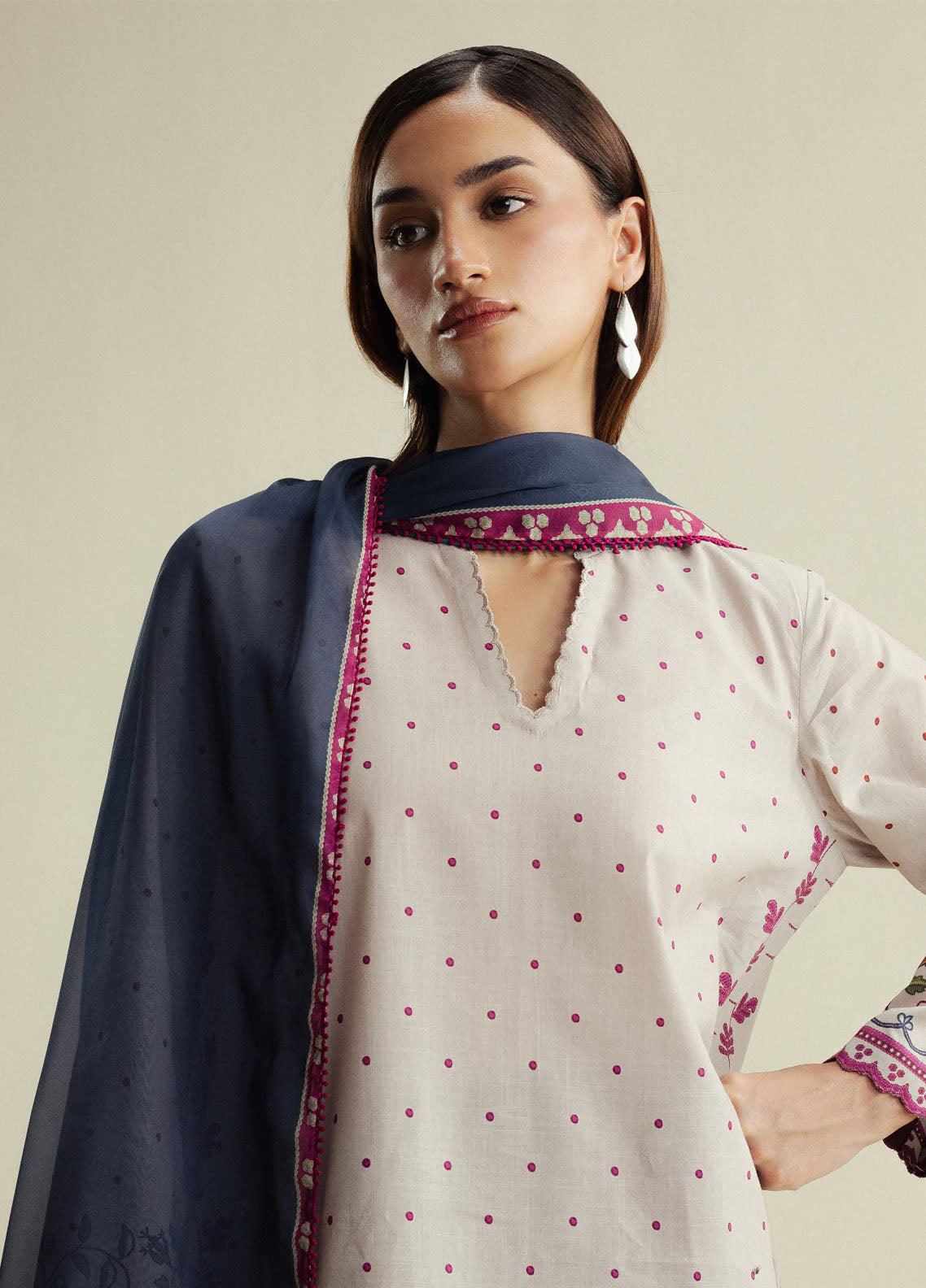 Coco Prints By Zara Shahjahan Printed Slub Cotton 3 Piece Unstitched Suit CZS25PD4 D-2A MUSE Coco Prints By Zara Shahjahan Printed Slub Cotton 3 Piece Unstitched Suit CZS25PD4 D-2A MUSE