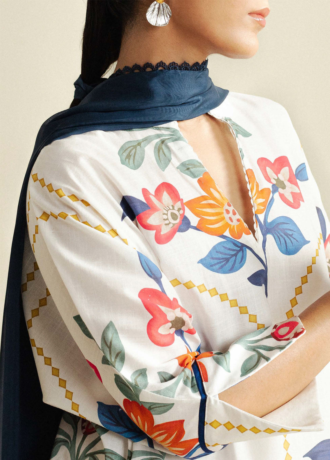 Coco Prints By Zara Shahjahan Printed Slub Cotton 3 Piece Unstitched Suit CZS25PD4 D-3A LOOM Coco Prints By Zara Shahjahan Printed Slub Cotton 3 Piece Unstitched Suit CZS25PD4 D-3A LOOM