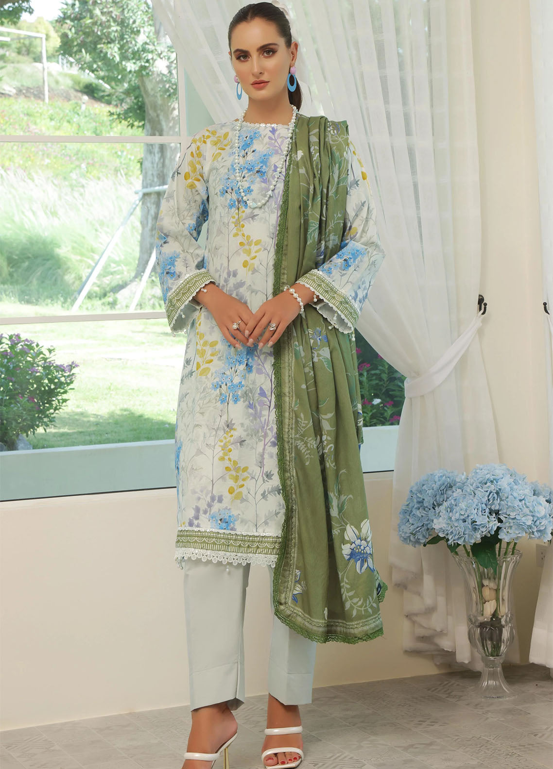 Colors By Alzohaib Digital Printed Cambric 3 Piece Unstitched Suit AZ25CCV1 CDC-10 Colors By Alzohaib Digital Printed Cambric 3 Piece Unstitched Suit AZ25CCV1 CDC-10