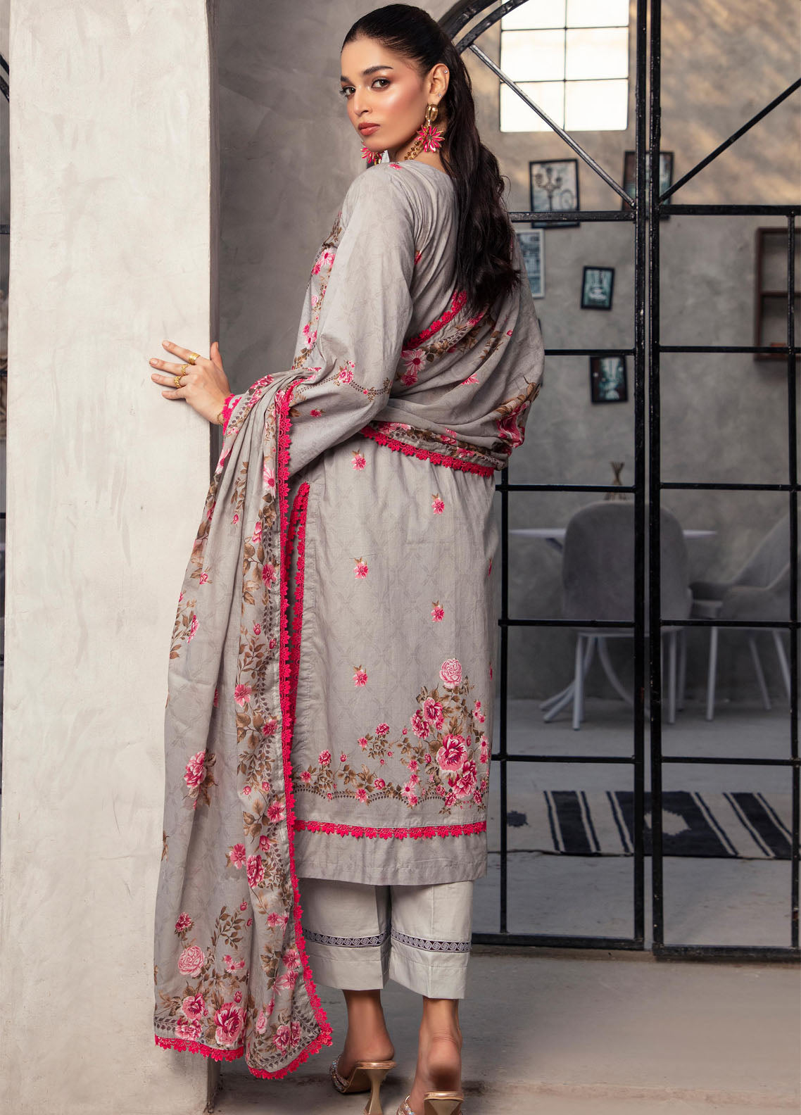 Colors By Alzohaib Digital Printed Cambric 3 Piece Unstitched Suit AZ25CCV2 CDC-6807 Colors By Alzohaib Digital Printed Cambric 3 Piece Unstitched Suit AZ25CCV2 CDC-6807