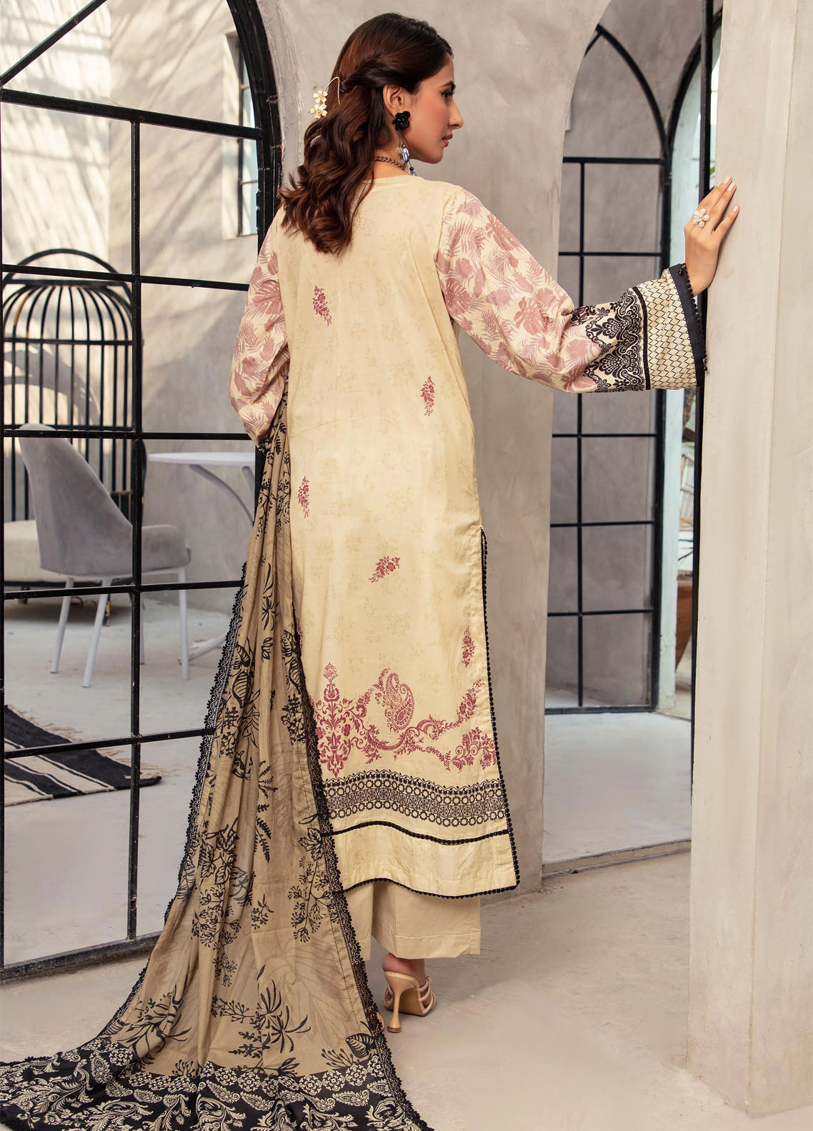 Colors By Alzohaib Digital Printed Cambric 3 Piece Unstitched Suit AZ25CCV2 CDC-6908 Colors By Alzohaib Digital Printed Cambric 3 Piece Unstitched Suit AZ25CCV2 CDC-6908