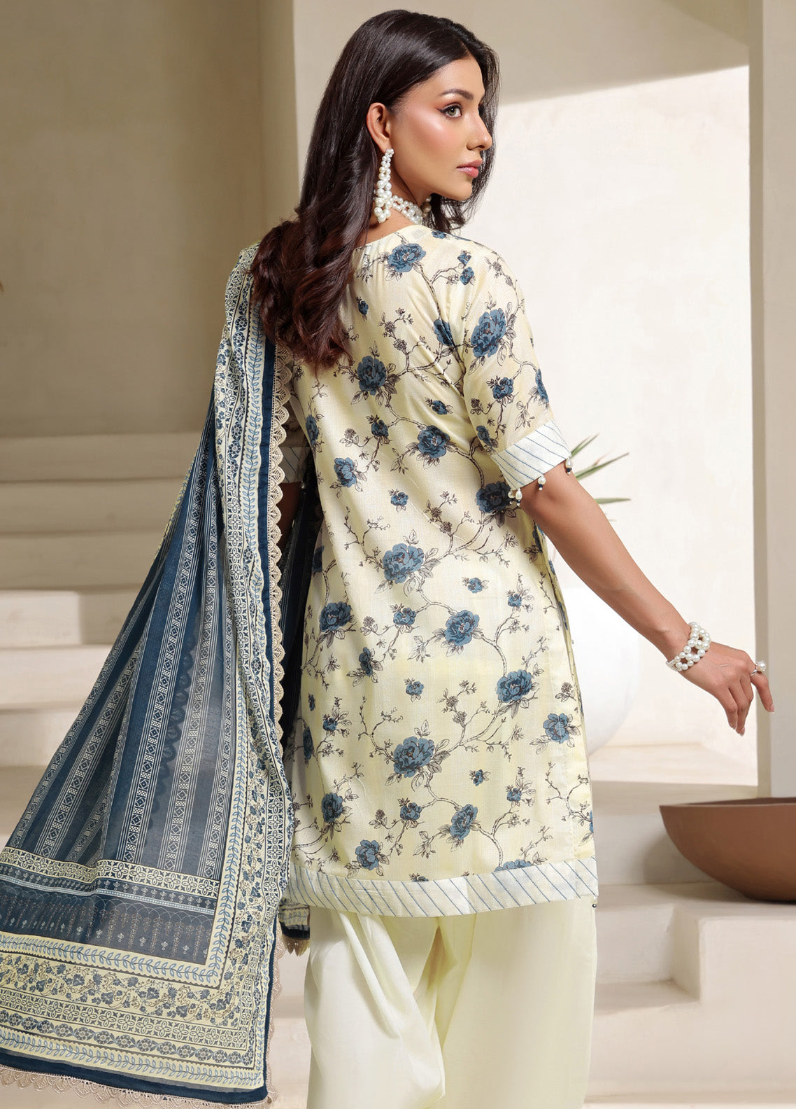 Colors By Alzohaib Digital Printed Lawn 3 Piece Unstitched Suit AZ25C CPD-06 Colors By Alzohaib Digital Printed Lawn 3 Piece Unstitched Suit AZ25C CPD-06