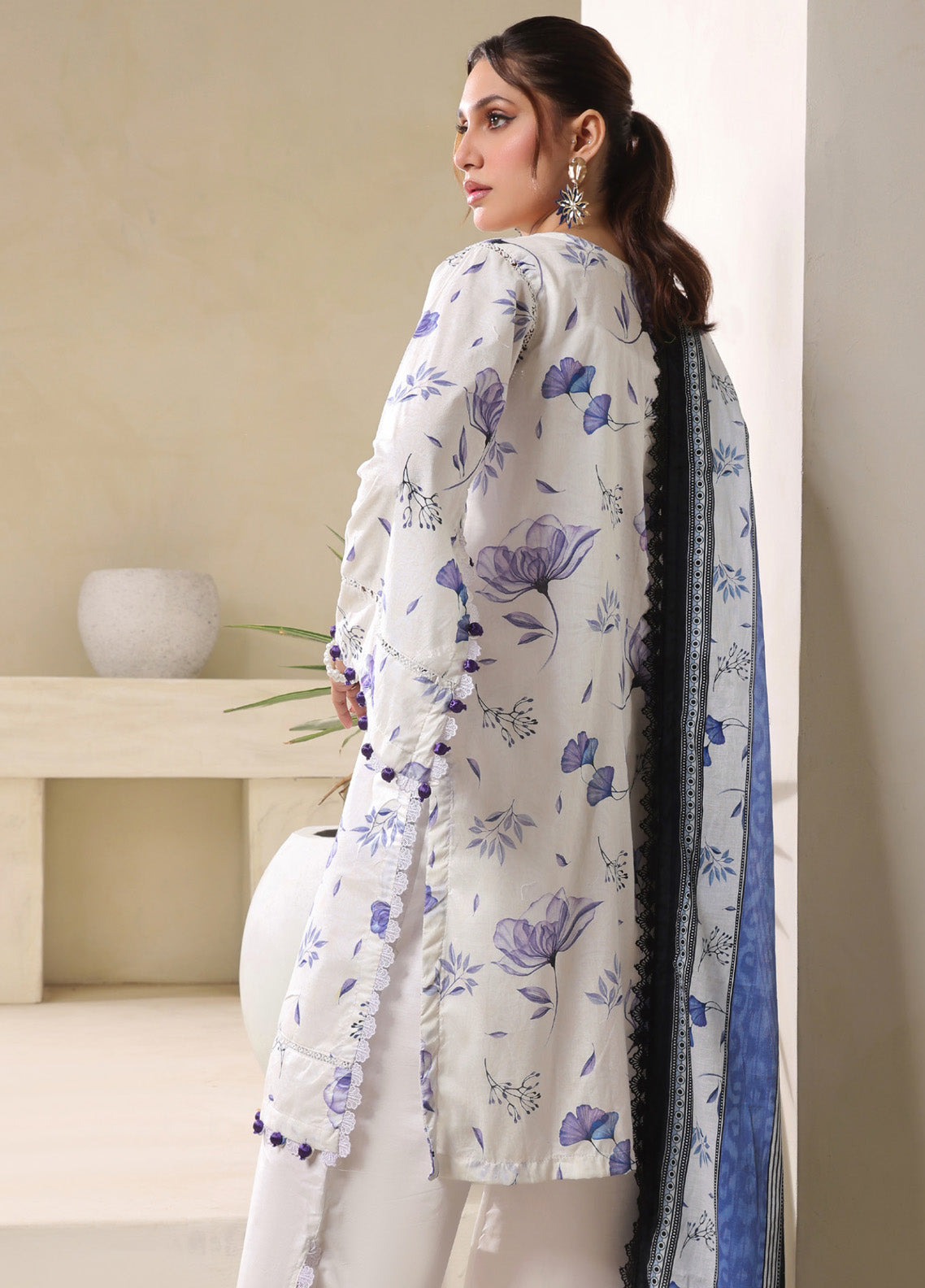 Colors By Alzohaib Digital Printed Lawn 3 Piece Unstitched Suit AZ25C CPD-09 Colors By Alzohaib Digital Printed Lawn 3 Piece Unstitched Suit AZ25C CPD-09