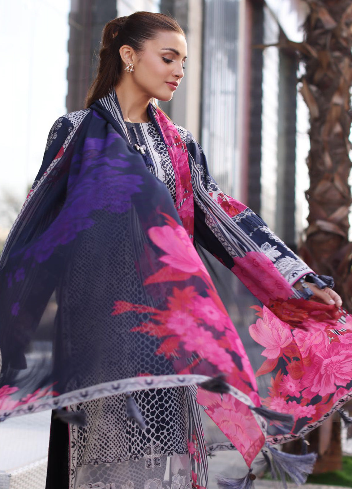Combination By Charizma Embroidered Lawn 3 Piece Unstitched Suit 25CLV3 D-CC5-26 Combination By Charizma Embroidered Lawn 3 Piece Unstitched Suit 25CLV3 D-CC5-26