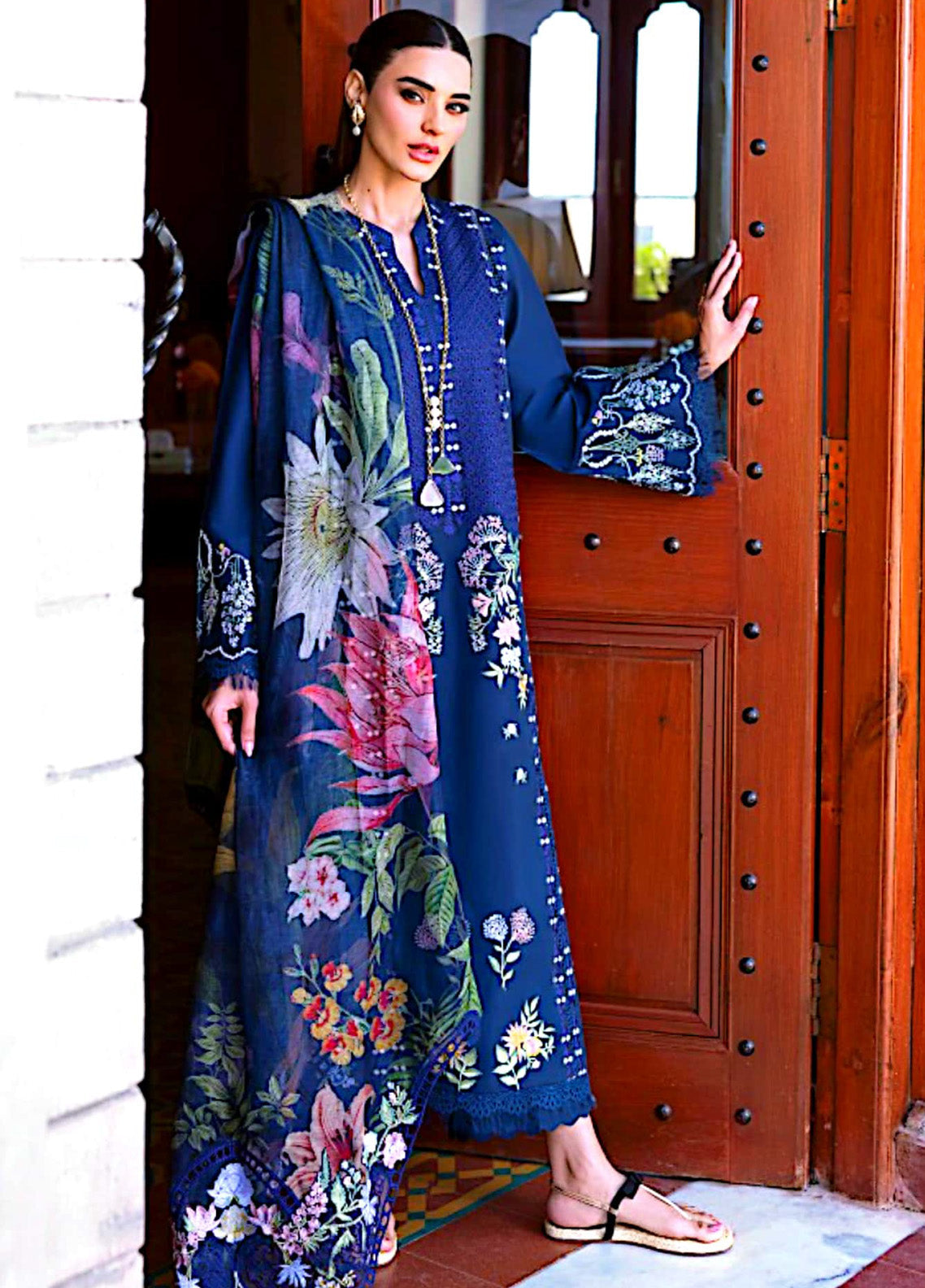 Crimson Bloom By Saira Shakira Embroidered Lawn 3 Piece Unstitched Suit CSS25BUL D-2B HANGING GARDENS Crimson Bloom By Saira Shakira Embroidered Lawn 3 Piece Unstitched Suit CSS25BUL D-2B HANGING GARDENS