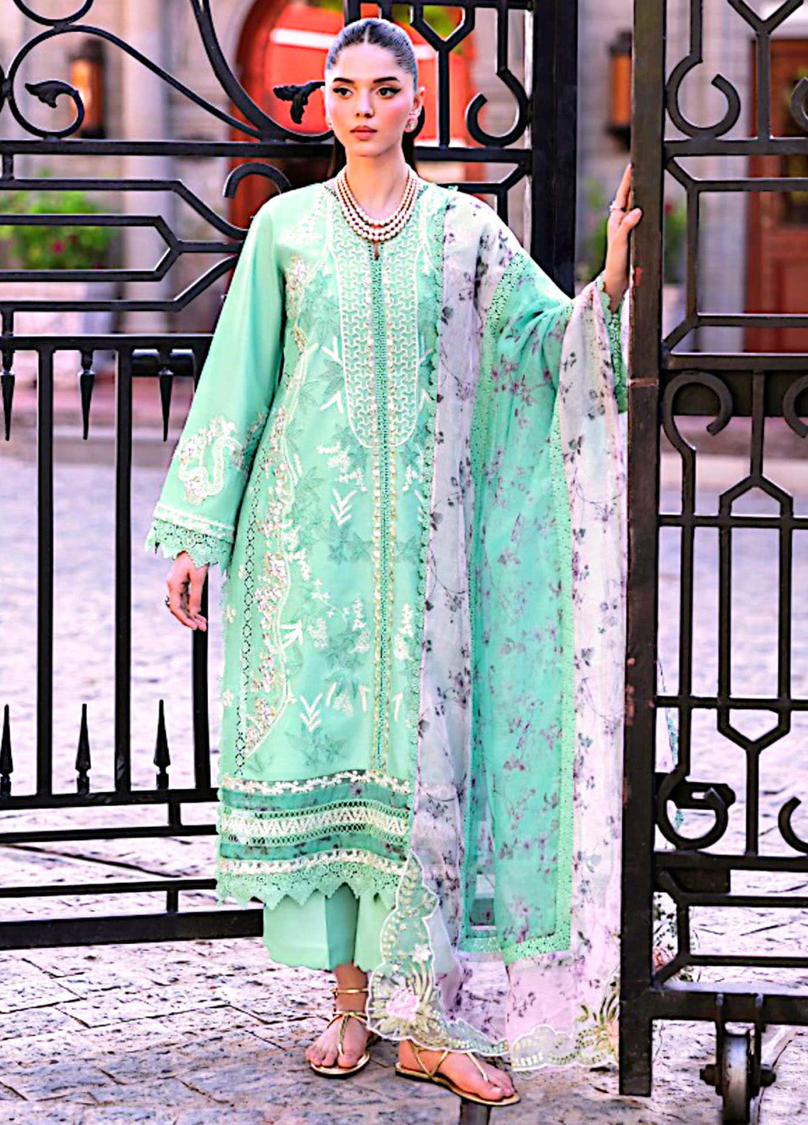 Crimson Bloom By Saira Shakira Embroidered Lawn 3 Piece Unstitched Suit CSS25BUL D-3B CHLOE Crimson Bloom By Saira Shakira Embroidered Lawn 3 Piece Unstitched Suit CSS25BUL D-3B CHLOE