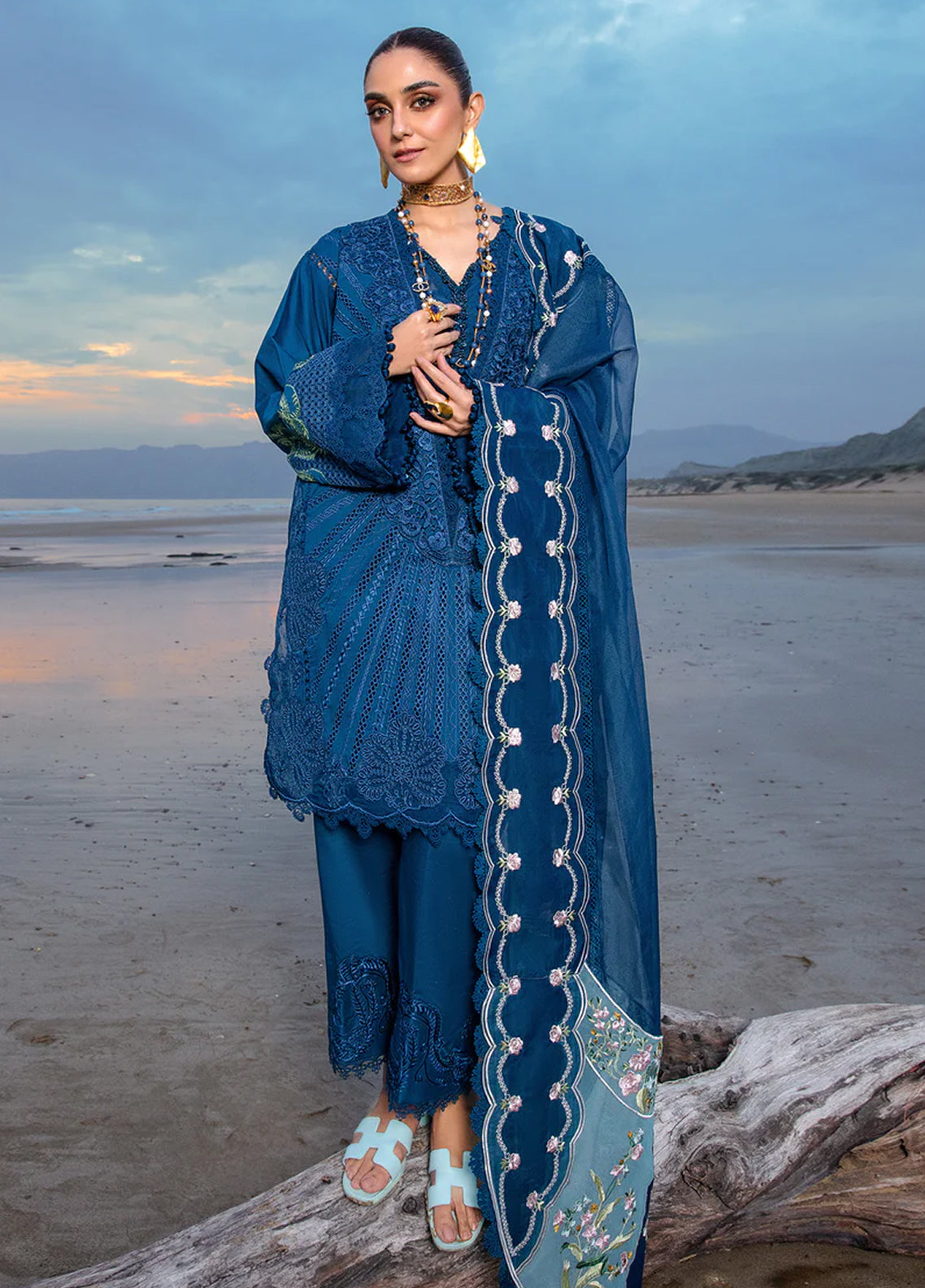 Crimson By Saira Shakira Embroidered Lawn 3 Piece Unstitched Suit CSS24EL D-2B ULYSSES - MIDNIGHT Crimson By Saira Shakira Embroidered Lawn 3 Piece Unstitched Suit CSS24EL D-2B ULYSSES - MIDNIGHT