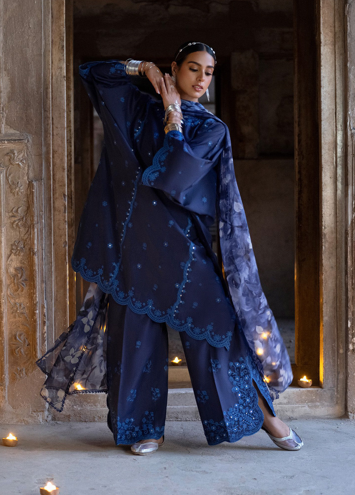 Cross Stitch Embroidered Lawn 3 Piece Unstitched Suit CS25EL D-STAR GAZE Cross Stitch Embroidered Lawn 3 Piece Unstitched Suit CS25EL D-STAR GAZE