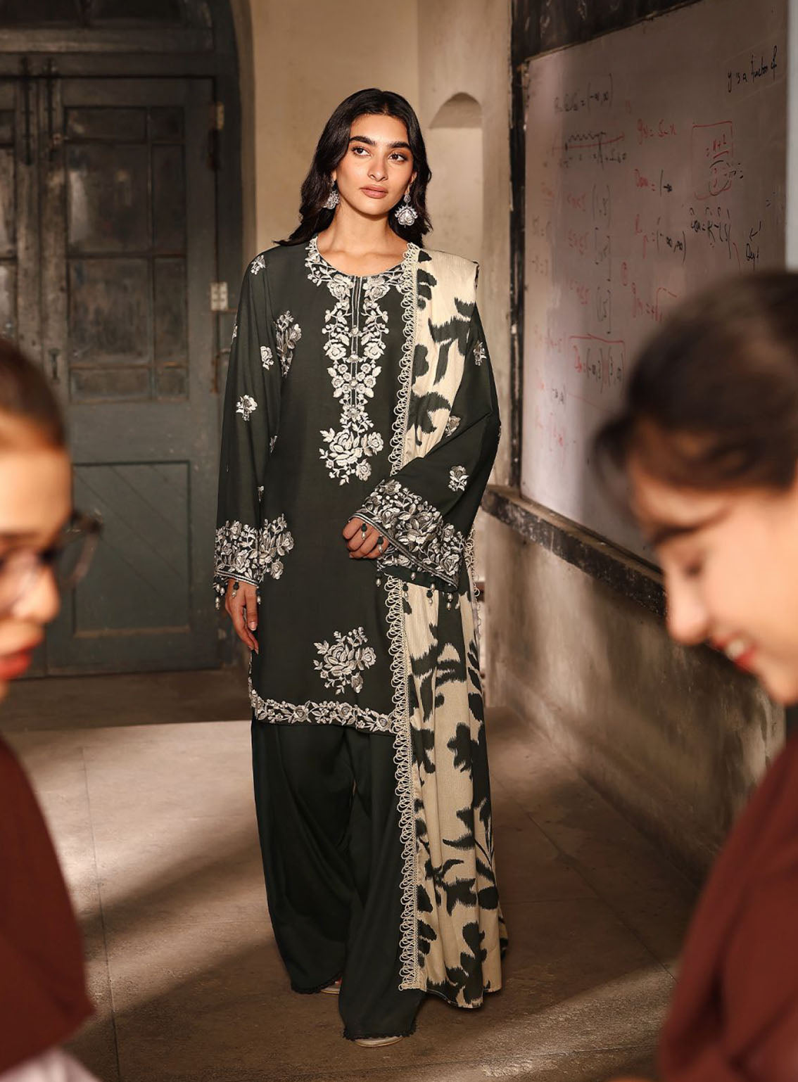 Cross Stitch Embroidered Linen 3 Piece Unstitched Suit CS25WKLM D-10 VINTAGE GRAY Cross Stitch Embroidered Linen 3 Piece Unstitched Suit CS25WKLM D-10 VINTAGE GRAY