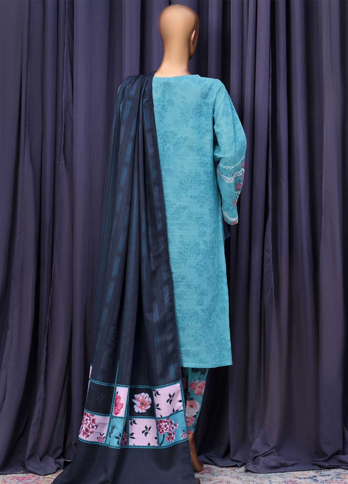 Cross Stitch By HZ Textiles Embroidered Khaddar 3 Piece Stitched Suit HZ25CSEK D-2517 Cross Stitch By HZ Textiles Embroidered Khaddar 3 Piece Stitched Suit HZ25CSEK D-2517