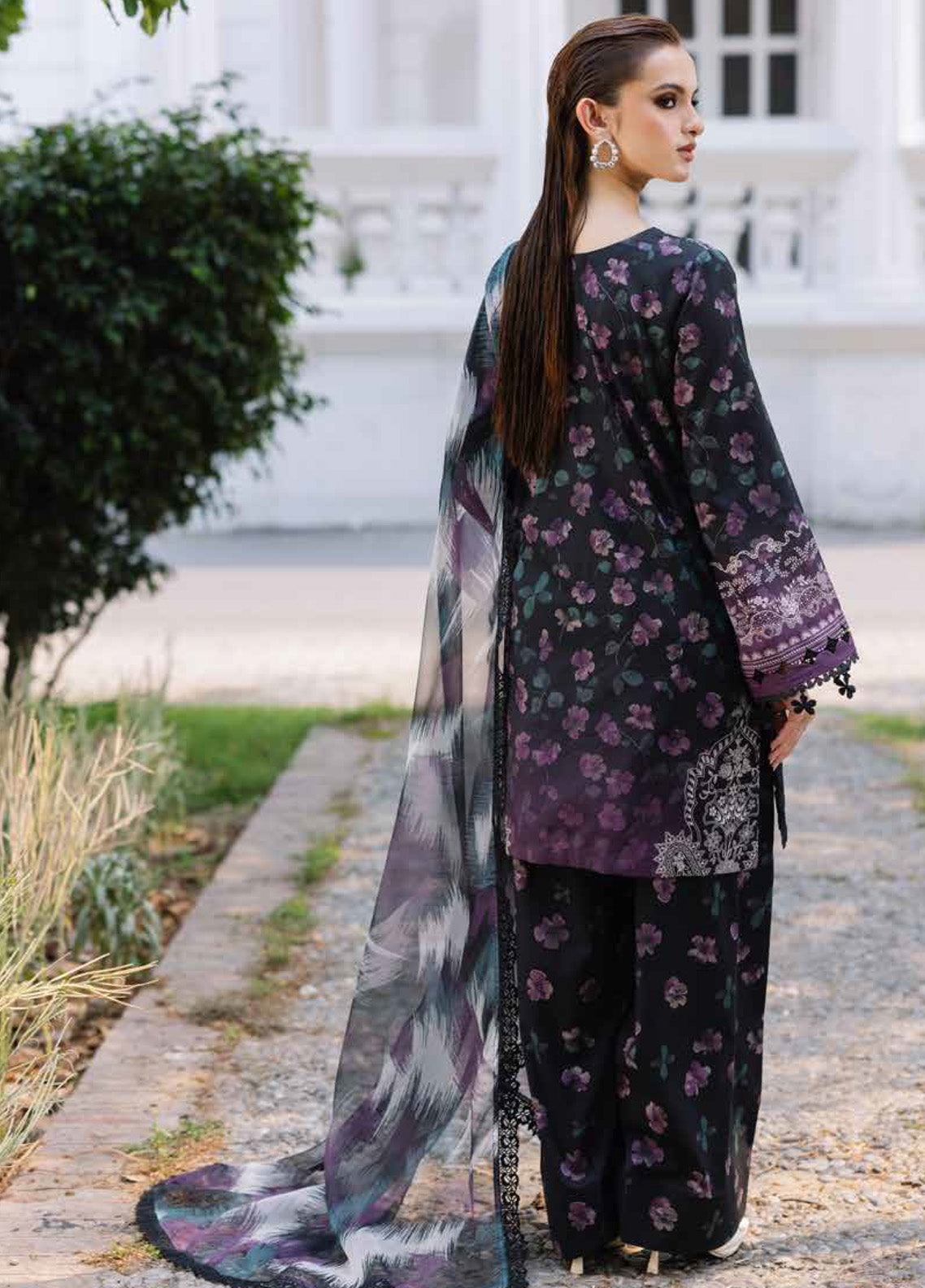 Daily Delights By Nureh Chikankari Embroidered Lawn 3 Piece Unstitched Suit NU25DD D-06 Daily Delights By Nureh Chikankari Embroidered Lawn 3 Piece Unstitched Suit NU25DD D-06