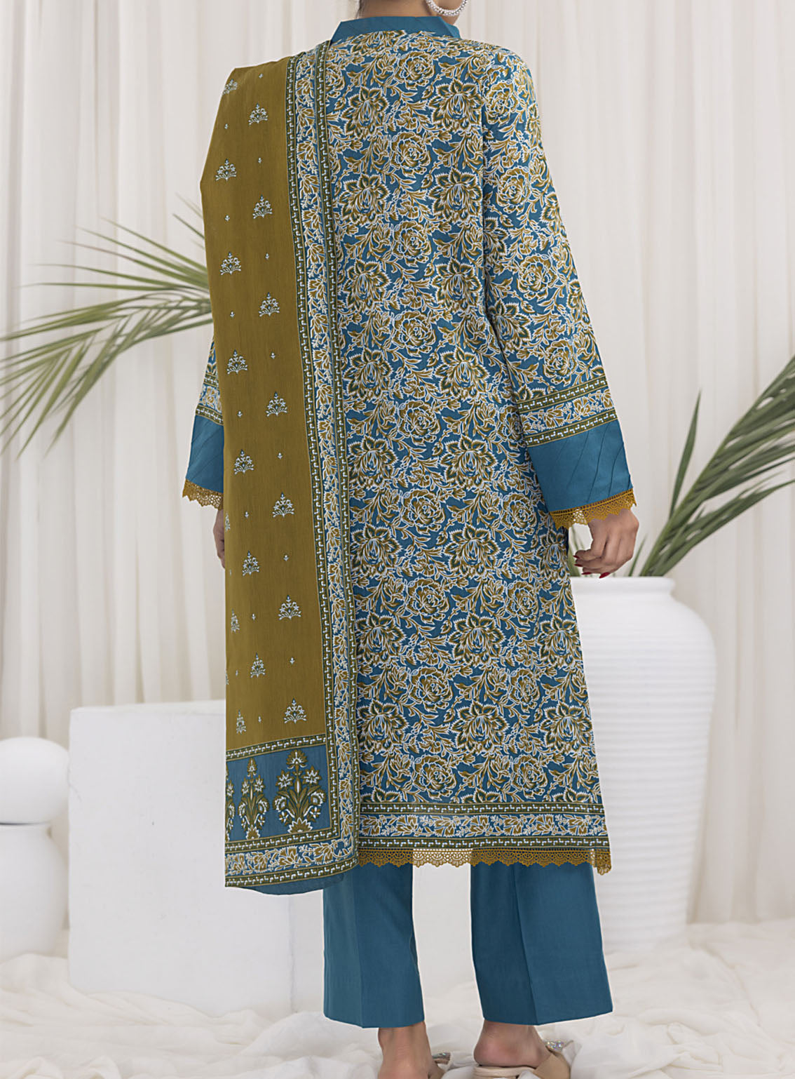 Daman By VS Textile Printed Lawn 3 Piece Unstitched Suit VSU24DPL D-2927B Daman By VS Textile Printed Lawn 3 Piece Unstitched Suit VSU24DPL D-2927B