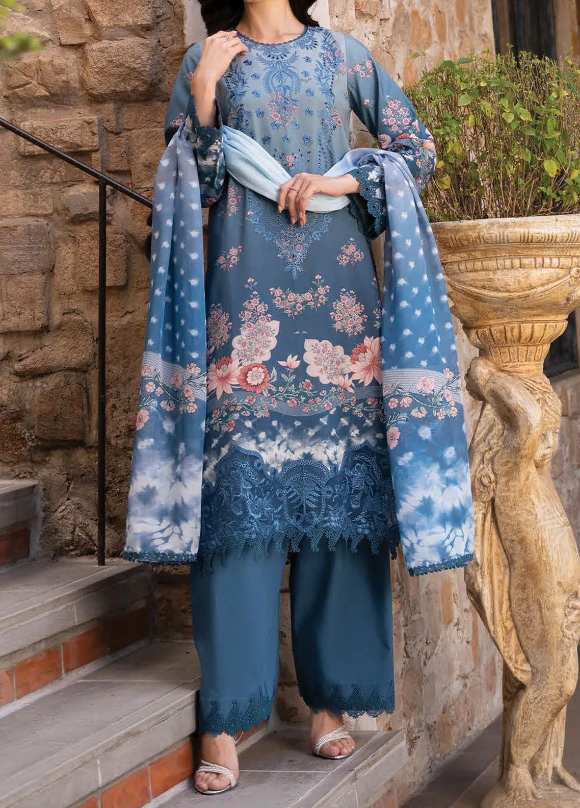 Damask The Holiday By Afrozeh Embroidered Lawn 3 Piece Unstitched Suit AF24DH D-01 SERAPHINA A Damask The Holiday By Afrozeh Embroidered Lawn 3 Piece Unstitched Suit AF24DH D-01 SERAPHINA A