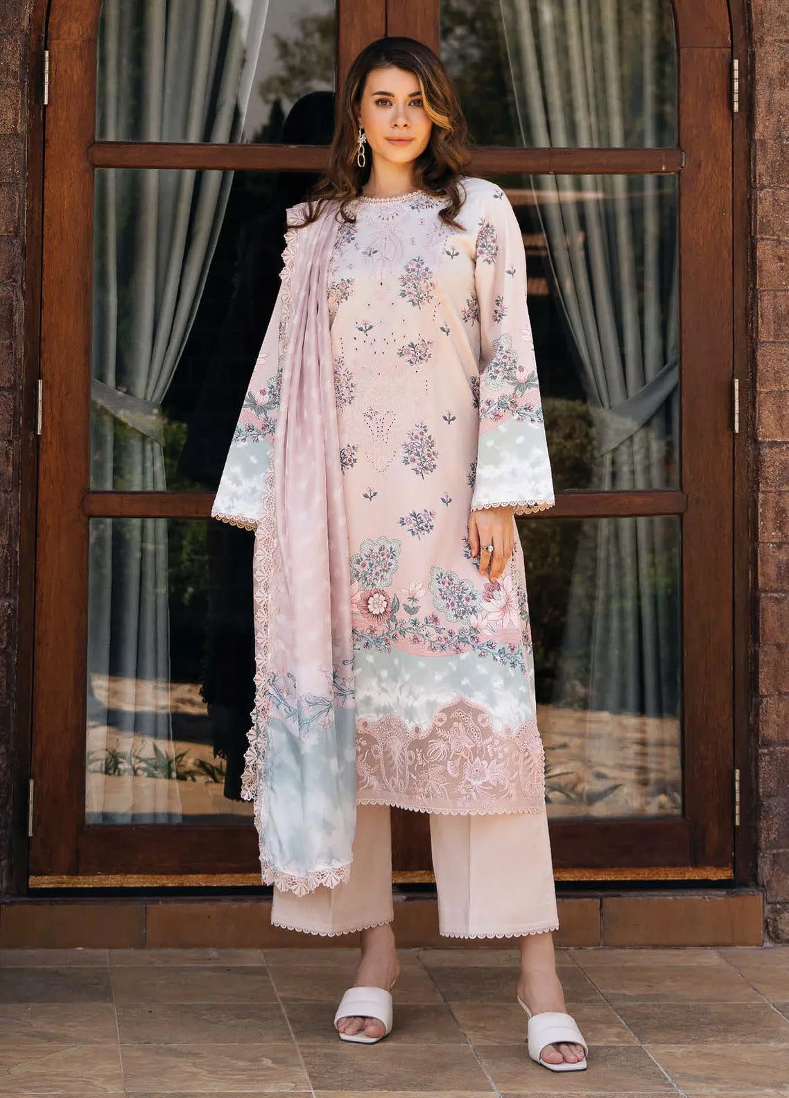 Damask The Holiday By Afrozeh Embroidered Lawn 3 Piece Unstitched Suit AF24DH D-01 SERAPHINA B Damask The Holiday By Afrozeh Embroidered Lawn 3 Piece Unstitched Suit AF24DH D-01 SERAPHINA B