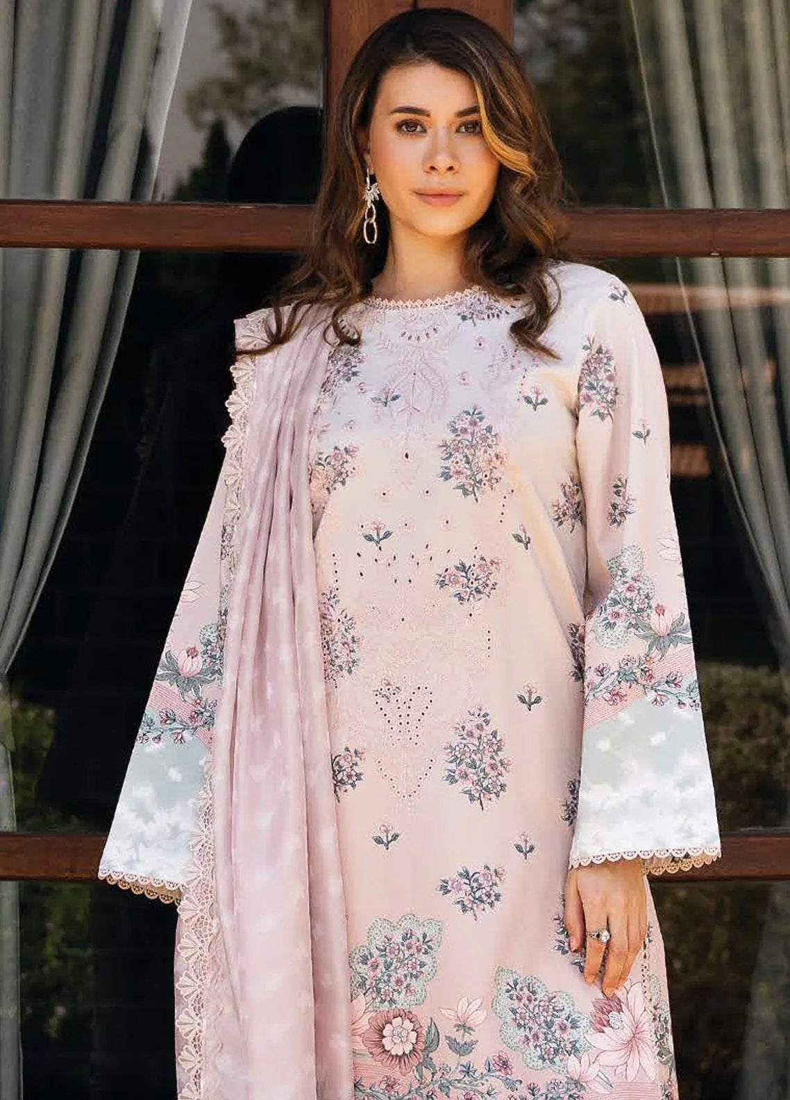 Damask The Holiday By Afrozeh Embroidered Lawn 3 Piece Unstitched Suit AF24DH D-01 SERAPHINA B Damask The Holiday By Afrozeh Embroidered Lawn 3 Piece Unstitched Suit AF24DH D-01 SERAPHINA B