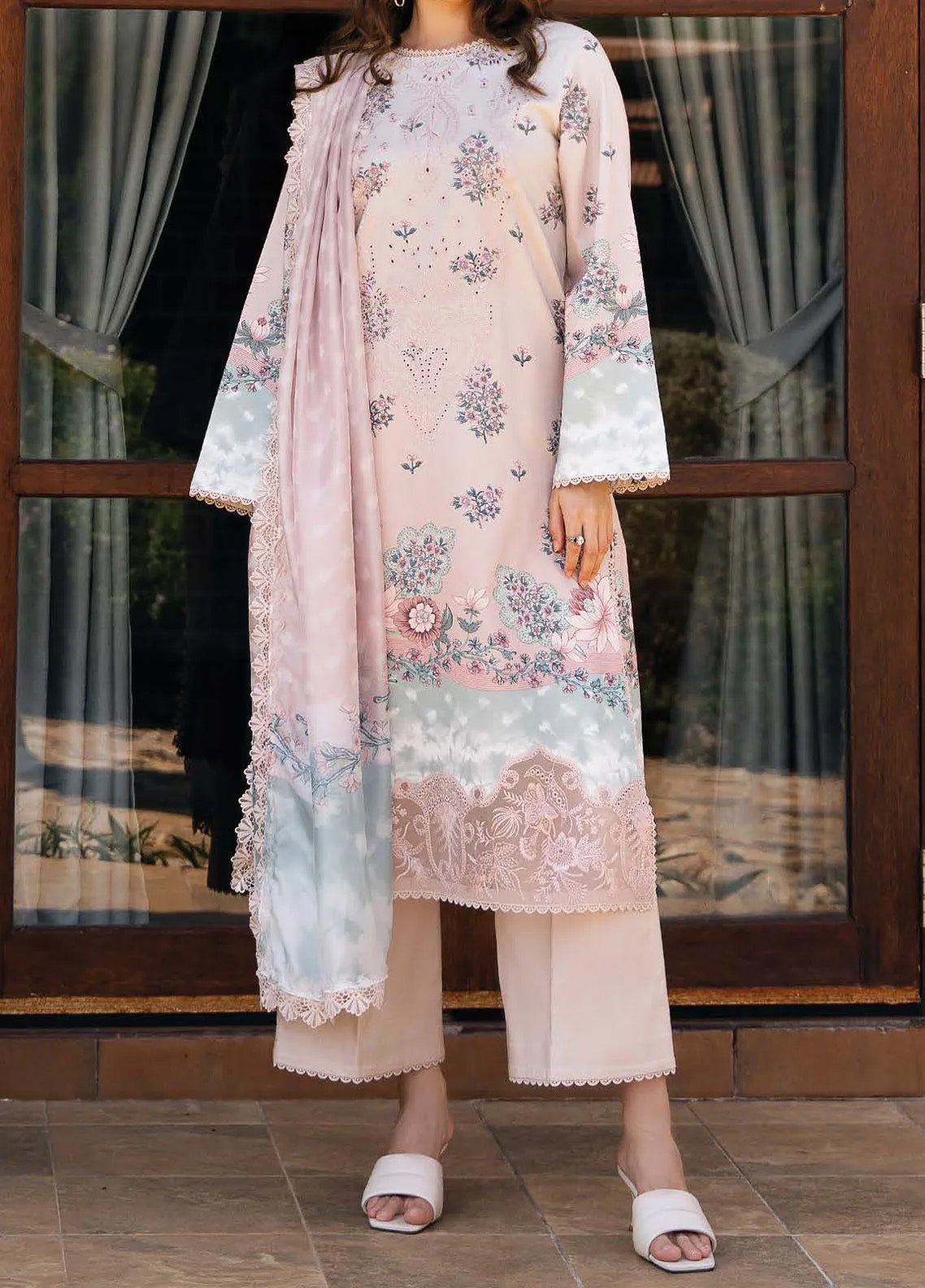Damask The Holiday By Afrozeh Embroidered Lawn 3 Piece Unstitched Suit AF24DH D-01 SERAPHINA B Damask The Holiday By Afrozeh Embroidered Lawn 3 Piece Unstitched Suit AF24DH D-01 SERAPHINA B