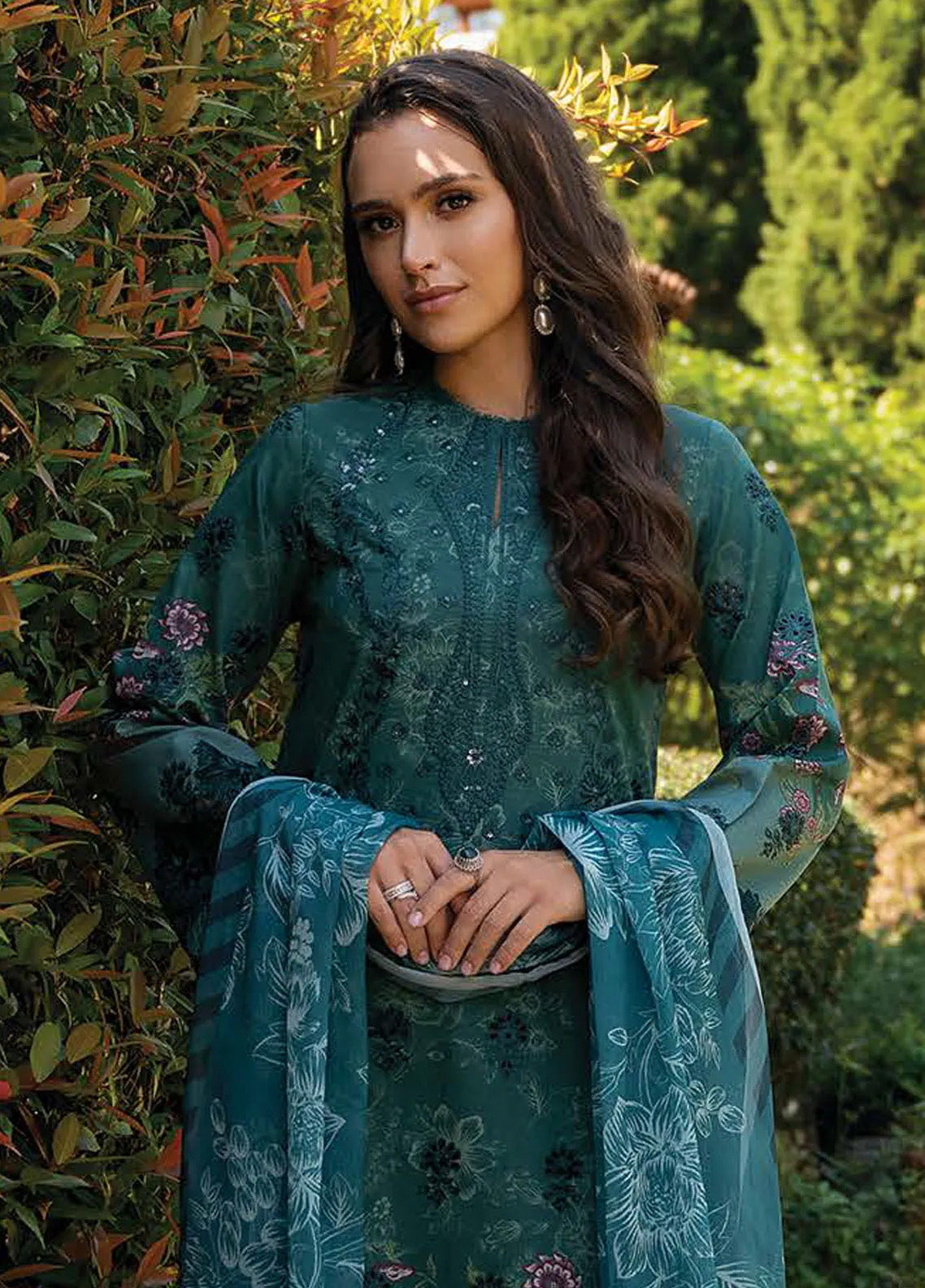 Damask The Holiday By Afrozeh Embroidered Lawn 3 Piece Unstitched Suit AF24DH D-02 OPALINE A Damask The Holiday By Afrozeh Embroidered Lawn 3 Piece Unstitched Suit AF24DH D-02 OPALINE A