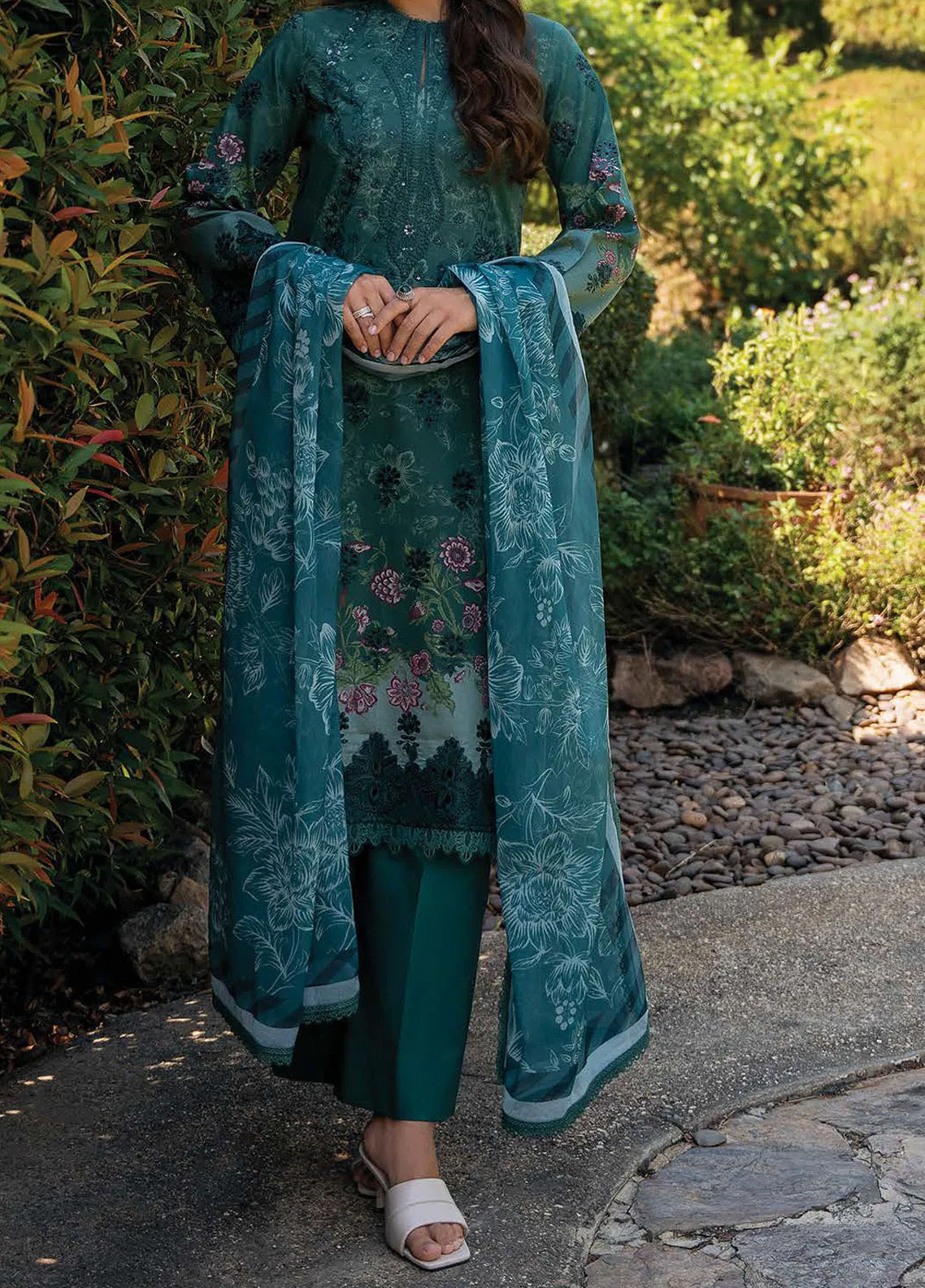 Damask The Holiday By Afrozeh Embroidered Lawn 3 Piece Unstitched Suit AF24DH D-02 OPALINE A Damask The Holiday By Afrozeh Embroidered Lawn 3 Piece Unstitched Suit AF24DH D-02 OPALINE A