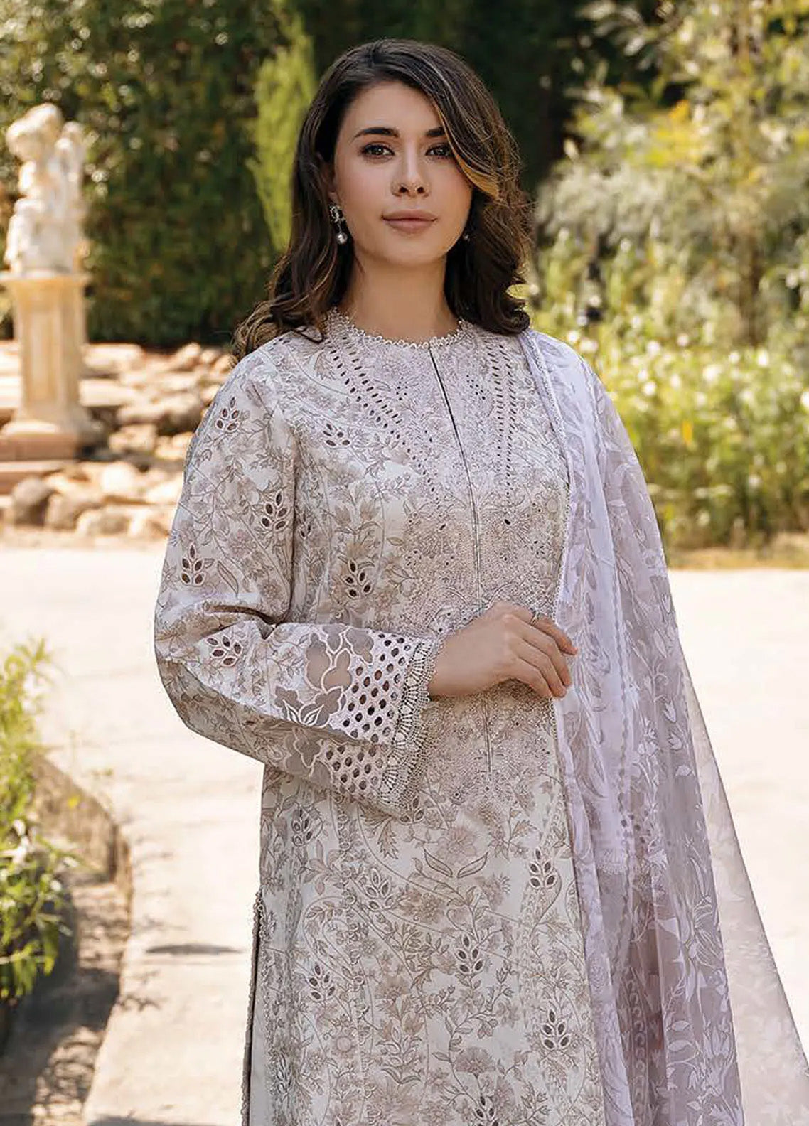 Damask The Holiday By Afrozeh Embroidered Lawn 3 Piece Unstitched Suit AF24DH D-03 LUNETTA A Damask The Holiday By Afrozeh Embroidered Lawn 3 Piece Unstitched Suit AF24DH D-03 LUNETTA A