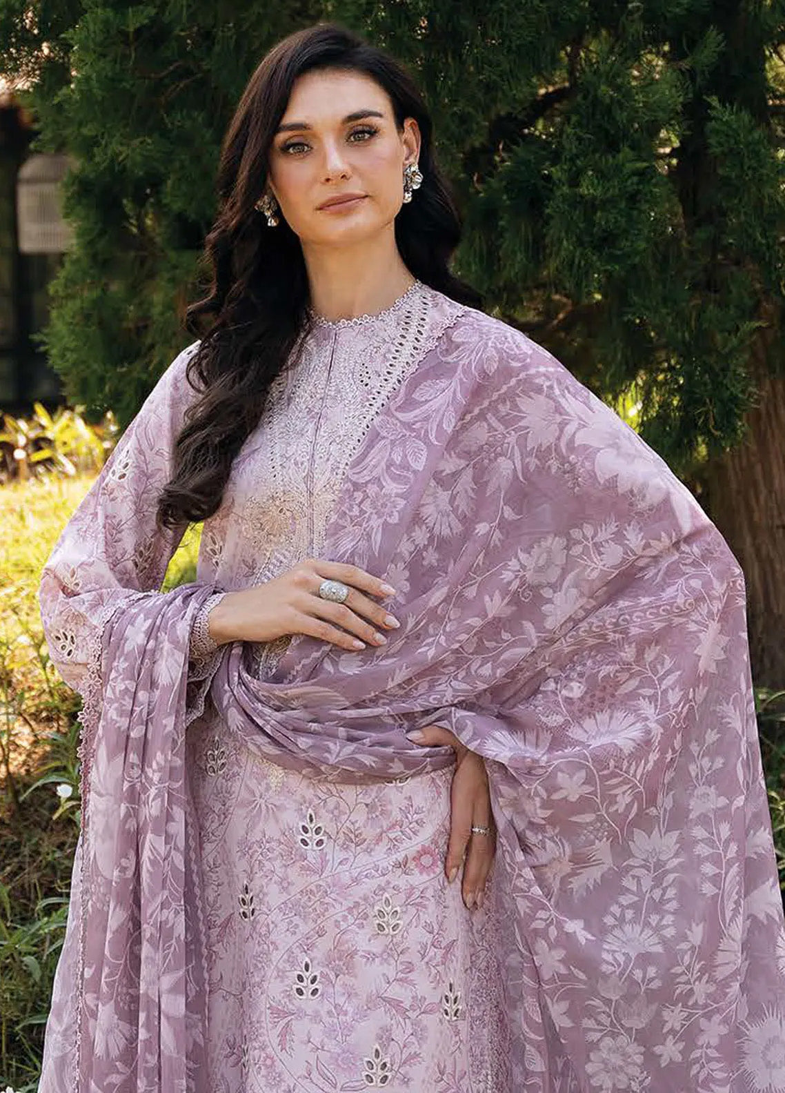 Damask The Holiday By Afrozeh Embroidered Lawn 3 Piece Unstitched Suit AF24DH D-03 LUNETTA B Damask The Holiday By Afrozeh Embroidered Lawn 3 Piece Unstitched Suit AF24DH D-03 LUNETTA B