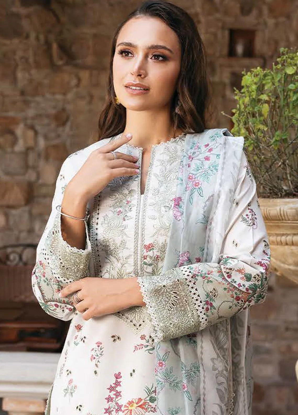 Damask The Holiday By Afrozeh Embroidered Lawn 3 Piece Unstitched Suit AF24DH D-05 ROSHEEN A Damask The Holiday By Afrozeh Embroidered Lawn 3 Piece Unstitched Suit AF24DH D-05 ROSHEEN A