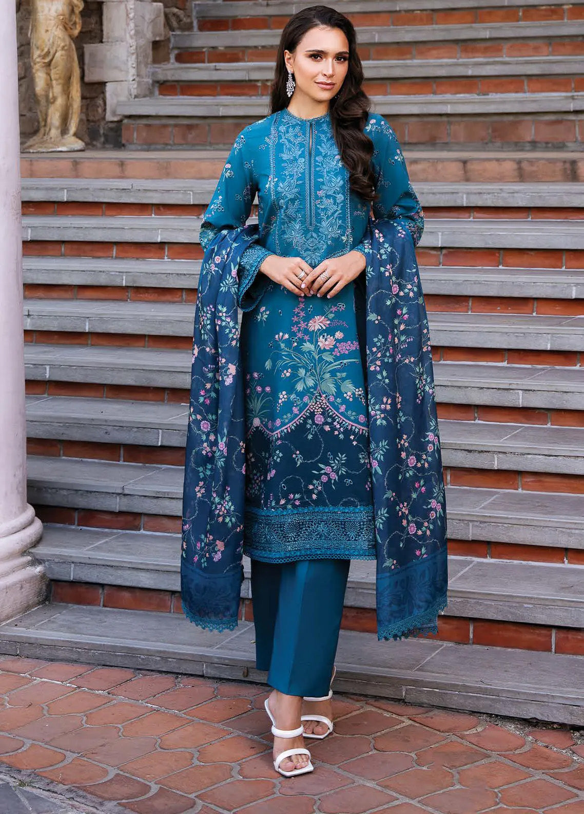 Damask The Holiday By Afrozeh Embroidered Lawn 3 Piece Unstitched Suit AF24DH D-05 ROSHEEN B Damask The Holiday By Afrozeh Embroidered Lawn 3 Piece Unstitched Suit AF24DH D-05 ROSHEEN B