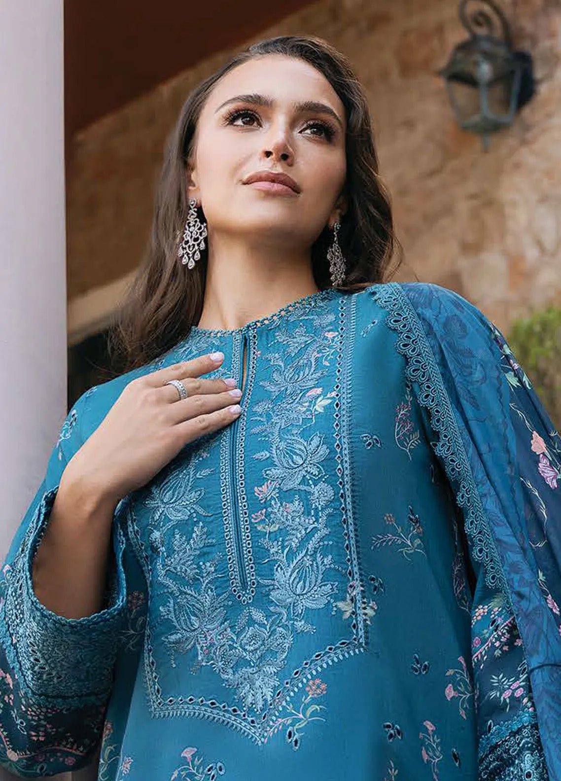 Damask The Holiday By Afrozeh Embroidered Lawn 3 Piece Unstitched Suit AF24DH D-05 ROSHEEN B Damask The Holiday By Afrozeh Embroidered Lawn 3 Piece Unstitched Suit AF24DH D-05 ROSHEEN B