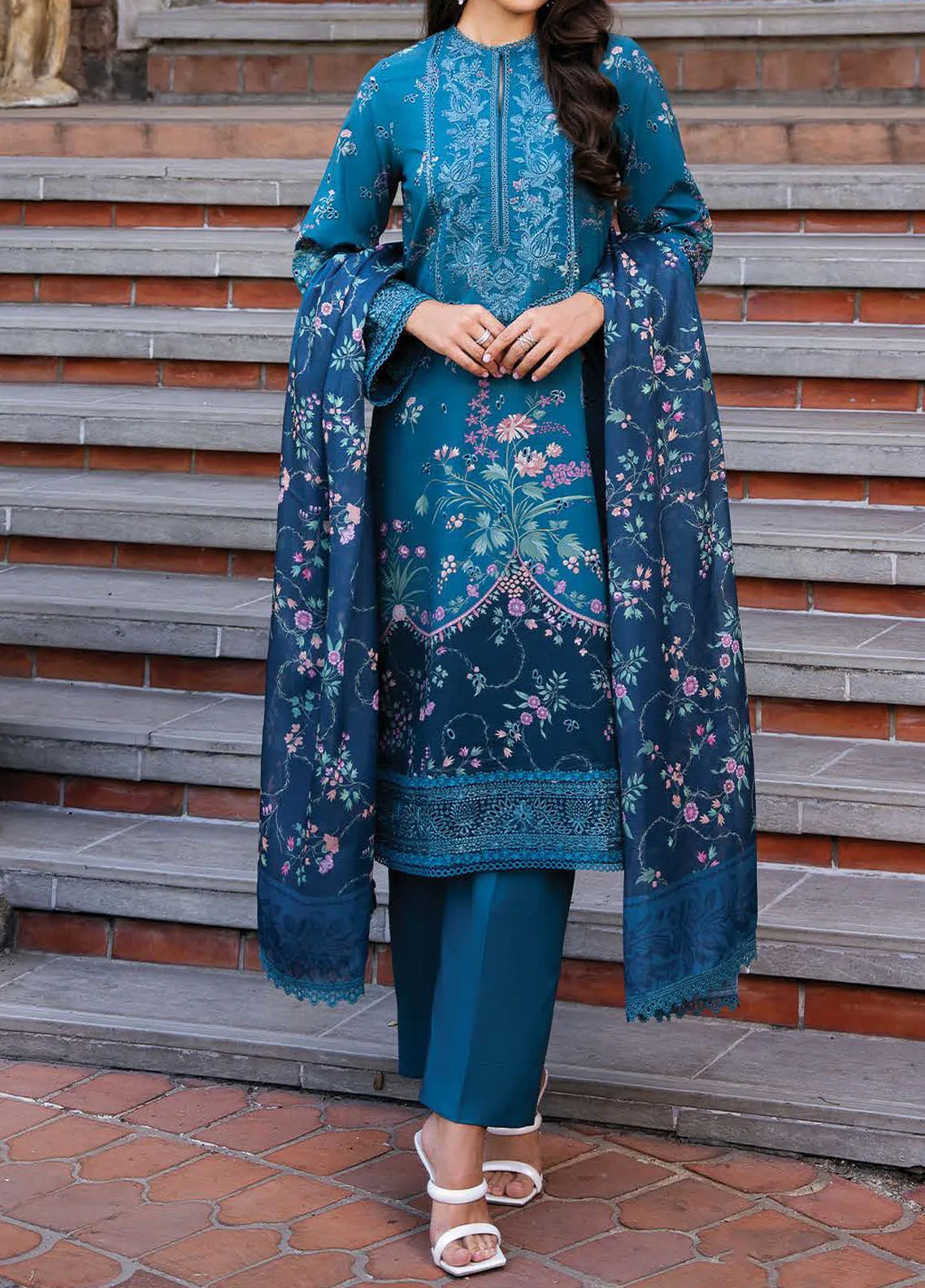 Damask The Holiday By Afrozeh Embroidered Lawn 3 Piece Unstitched Suit AF24DH D-05 ROSHEEN B Damask The Holiday By Afrozeh Embroidered Lawn 3 Piece Unstitched Suit AF24DH D-05 ROSHEEN B