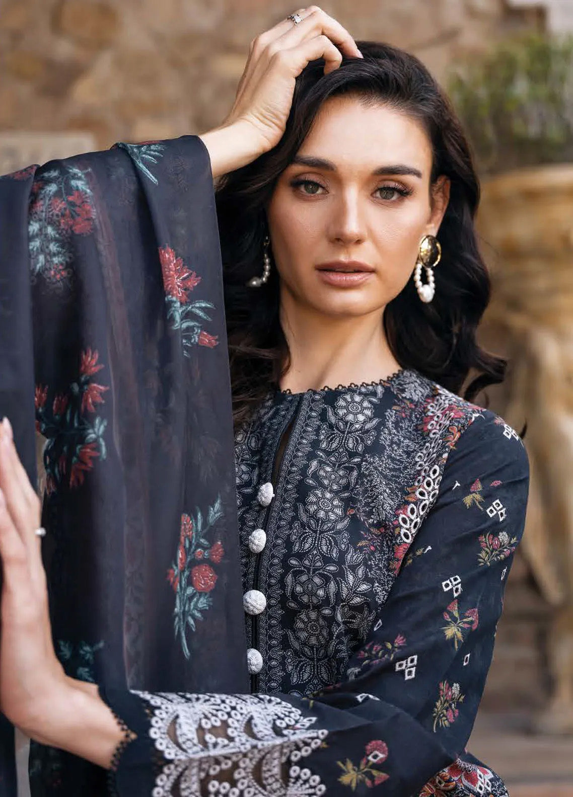 Damask The Holiday By Afrozeh Embroidered Lawn 3 Piece Unstitched Suit AF24DH D-06 ANISA B Damask The Holiday By Afrozeh Embroidered Lawn 3 Piece Unstitched Suit AF24DH D-06 ANISA B