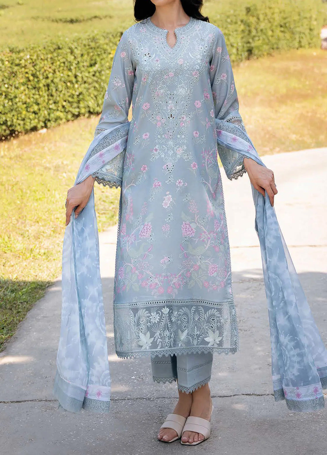 Damask The Holiday By Afrozeh Embroidered Lawn 3 Piece Unstitched Suit AF24DH D-09 MAELIS A Damask The Holiday By Afrozeh Embroidered Lawn 3 Piece Unstitched Suit AF24DH D-09 MAELIS A