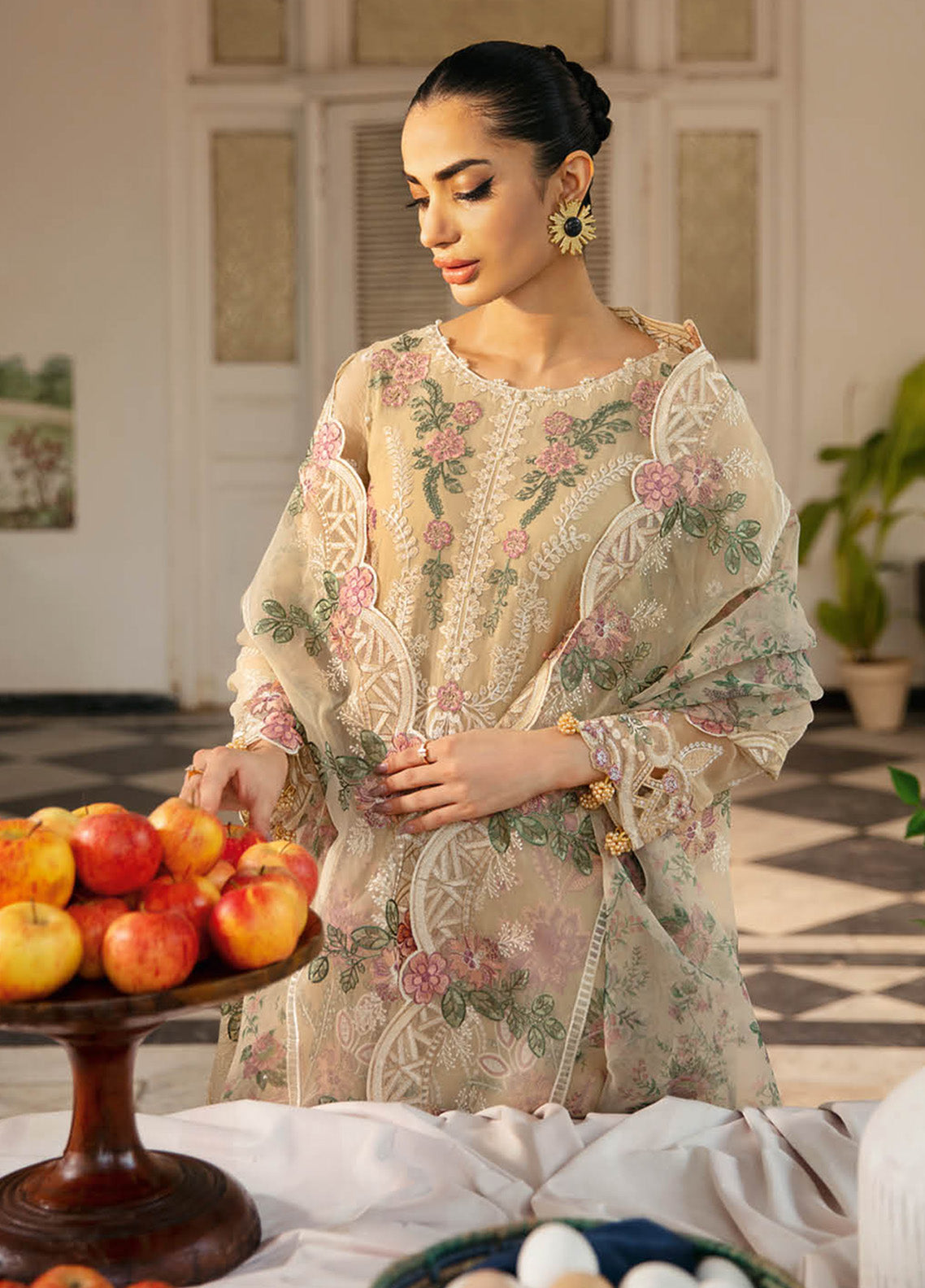 Dastak By Ramsha Embroidered Chiffon 3 Piece Unstitched Suit RM24DV1 Q-105 Dastak By Ramsha Embroidered Chiffon 3 Piece Unstitched Suit RM24DV1 Q-105
