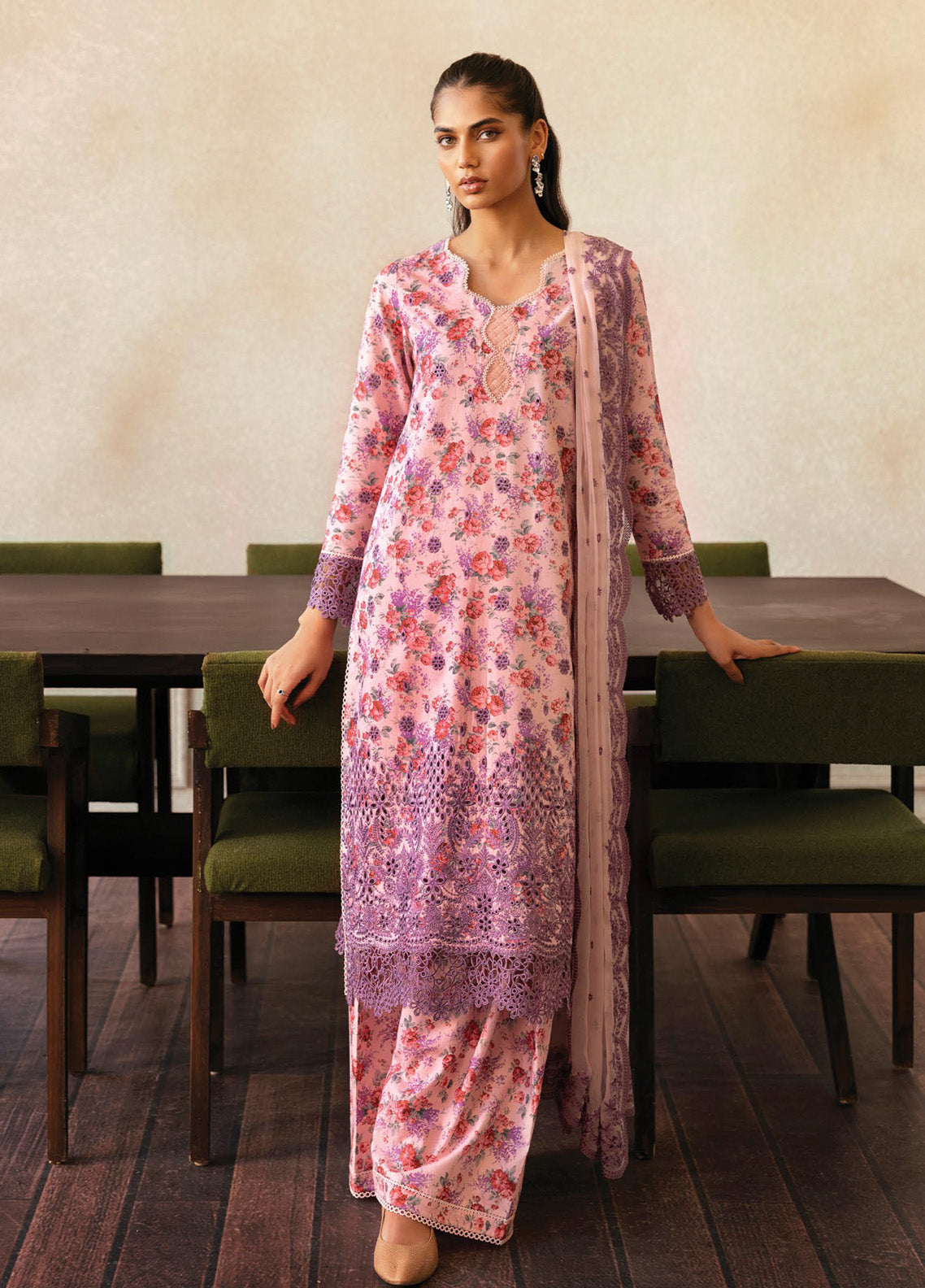 Daybreak By Afrozeh Embroidered Lawn 3 Piece Unstitched Suit AF25DB PK-09 DUSK LACED Daybreak By Afrozeh Embroidered Lawn 3 Piece Unstitched Suit AF25DB PK-09 DUSK LACED