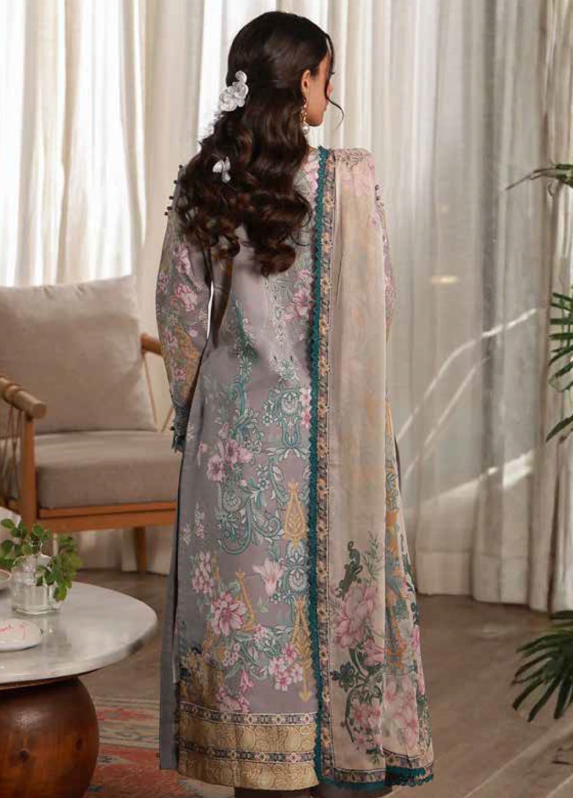 Delia By Gulaal Luxury Embroidered Lawn 3 Piece Unstitched Suit GL26DLLV1 D-02 ORRA Delia By Gulaal Luxury Embroidered Lawn 3 Piece Unstitched Suit GL26DLLV1 D-02 ORRA