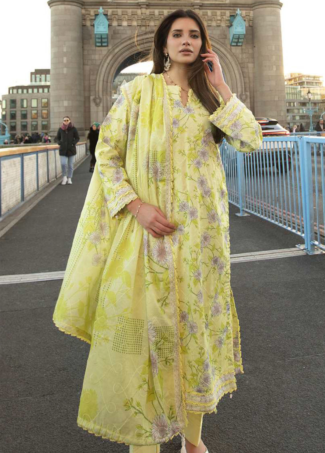 Dhagakari By Alzohaib Embroidered Lawn 3 Piece Unstitched Suit AZ26DLD D-DKE-06 Dhagakari By Alzohaib Embroidered Lawn 3 Piece Unstitched Suit AZ26DLD D-DKE-06