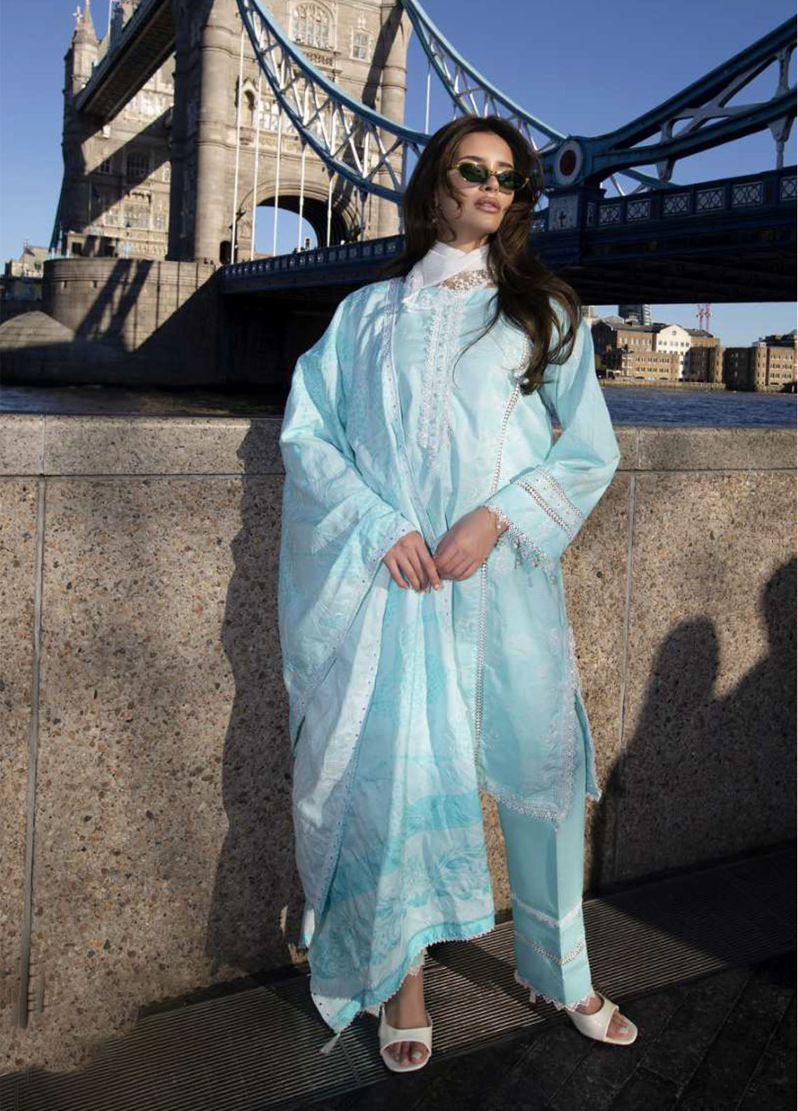 Dhagakari By Alzohaib Embroidered Lawn 3 Piece Unstitched Suit AZ26DLD D-DKE-08 Dhagakari By Alzohaib Embroidered Lawn 3 Piece Unstitched Suit AZ26DLD D-DKE-08