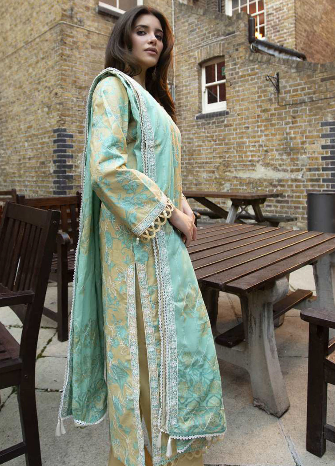 Dhagakari By Alzohaib Embroidered Lawn 3 Piece Unstitched Suit AZ26DLD D-DKE-12 Dhagakari By Alzohaib Embroidered Lawn 3 Piece Unstitched Suit AZ26DLD D-DKE-12