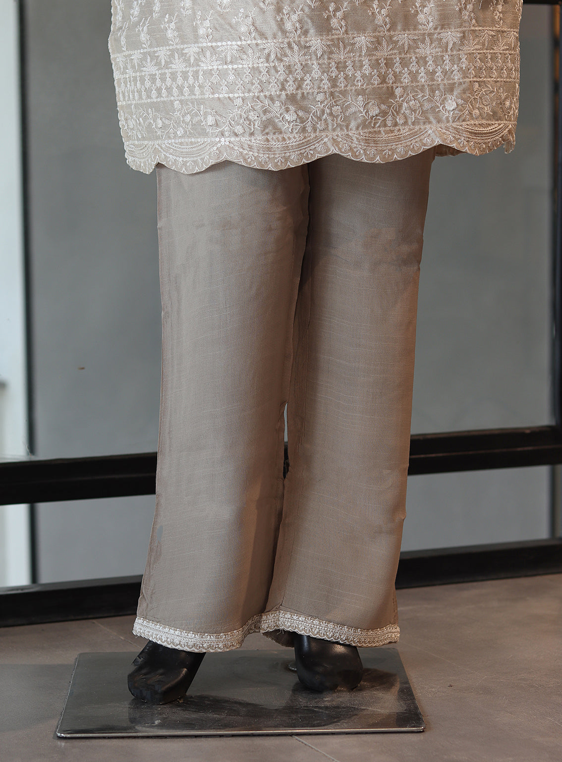 Dhanak Embroidered Lawn 2 Piece Stitched Suit - DK24EL D-2138 Dhanak Embroidered Lawn 2 Piece Stitched Suit - DK24EL D-2138