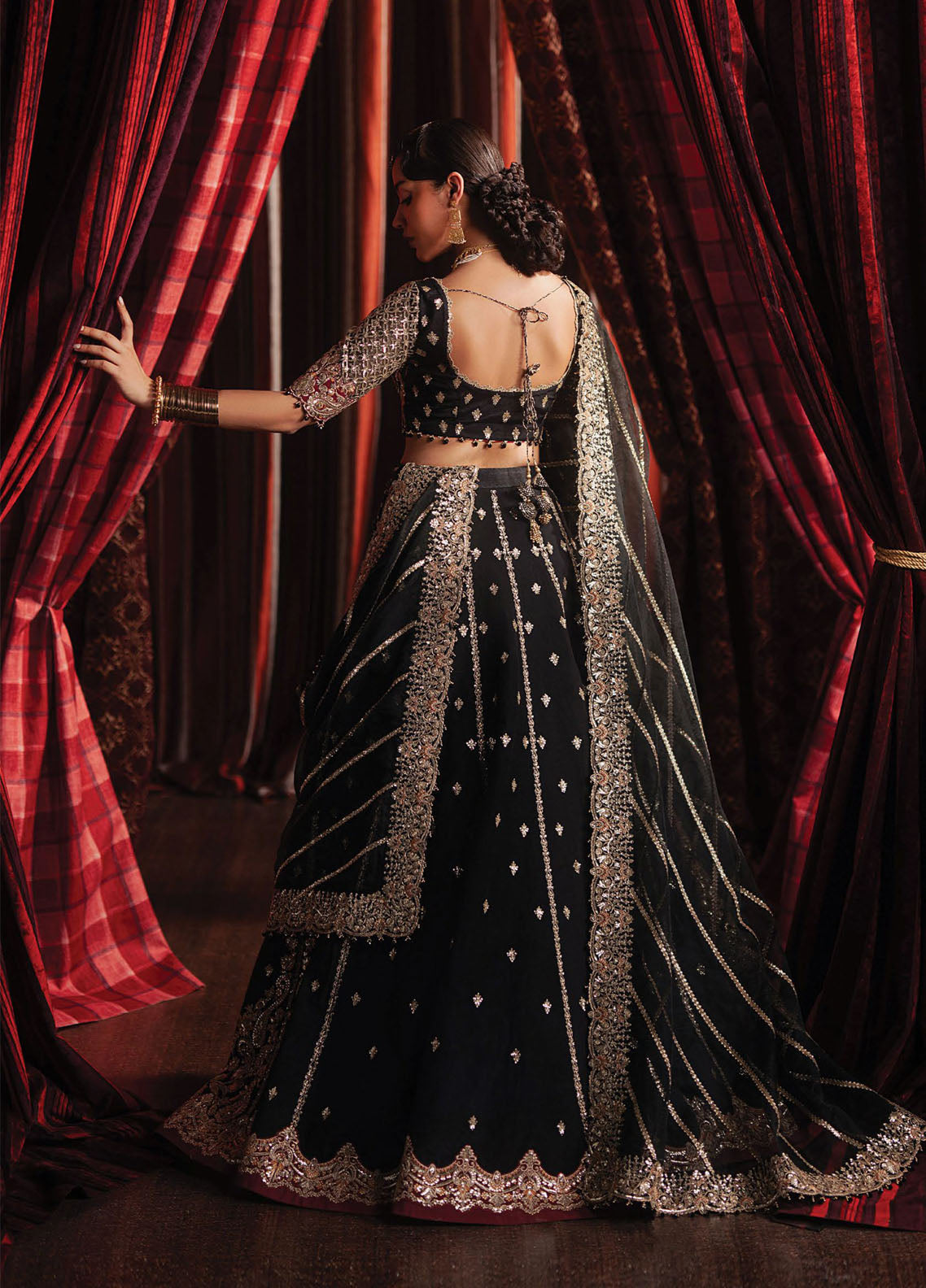 Divani By Afrozeh Embroidered Raw Silk 3 Piece Unstitched Suit AF25D D-07 GULRAIZ Divani By Afrozeh Embroidered Raw Silk 3 Piece Unstitched Suit AF25D D-07 GULRAIZ