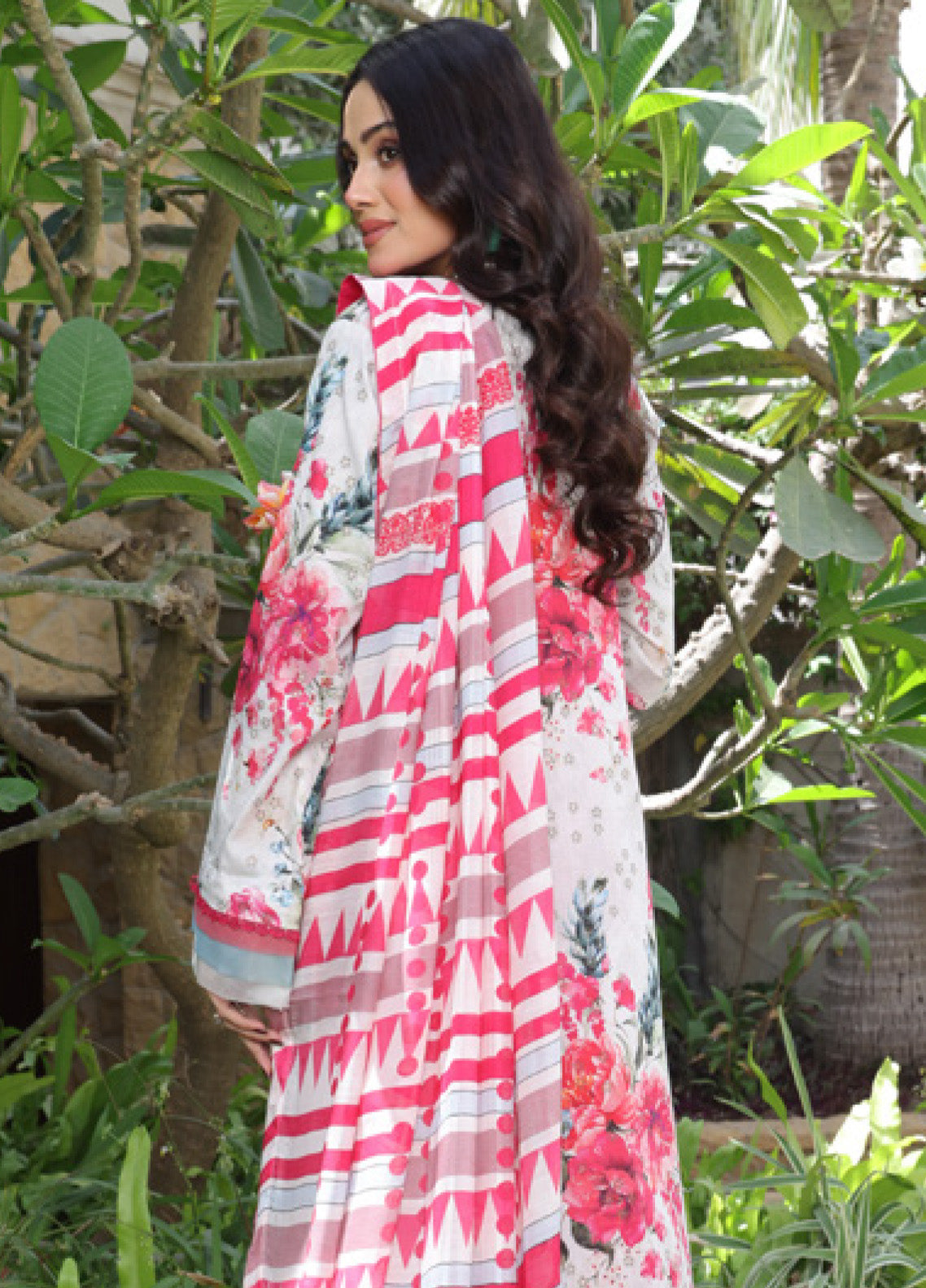 Dr. Prints By Schick Broshia Printed Lawn 3 Piece Unstitched Suit SDH25DPV10 BPL-04 Dr. Prints By Schick Broshia Printed Lawn 3 Piece Unstitched Suit SDH25DPV10 BPL-04