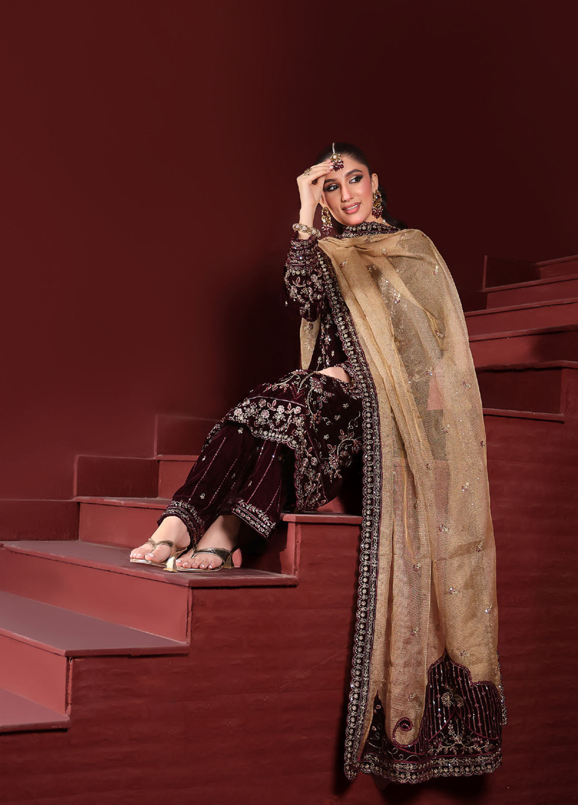 Dr. Velvet By Schick Embroidered Velvet 3 Piece Unstitched Suit SDH25DVV4 D-DEV-02 Dr. Velvet By Schick Embroidered Velvet 3 Piece Unstitched Suit SDH25DVV4 D-DEV-02