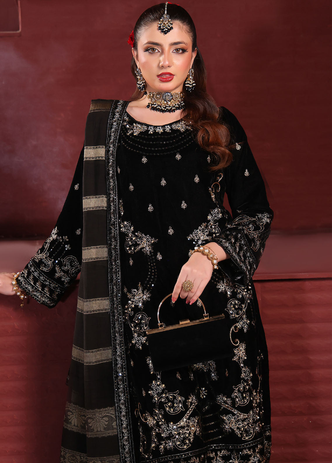 Dr. Velvet By Schick Embroidered Velvet 3 Piece Unstitched Suit SDH25DVV4 D-DEV-03 Dr. Velvet By Schick Embroidered Velvet 3 Piece Unstitched Suit SDH25DVV4 D-DEV-03