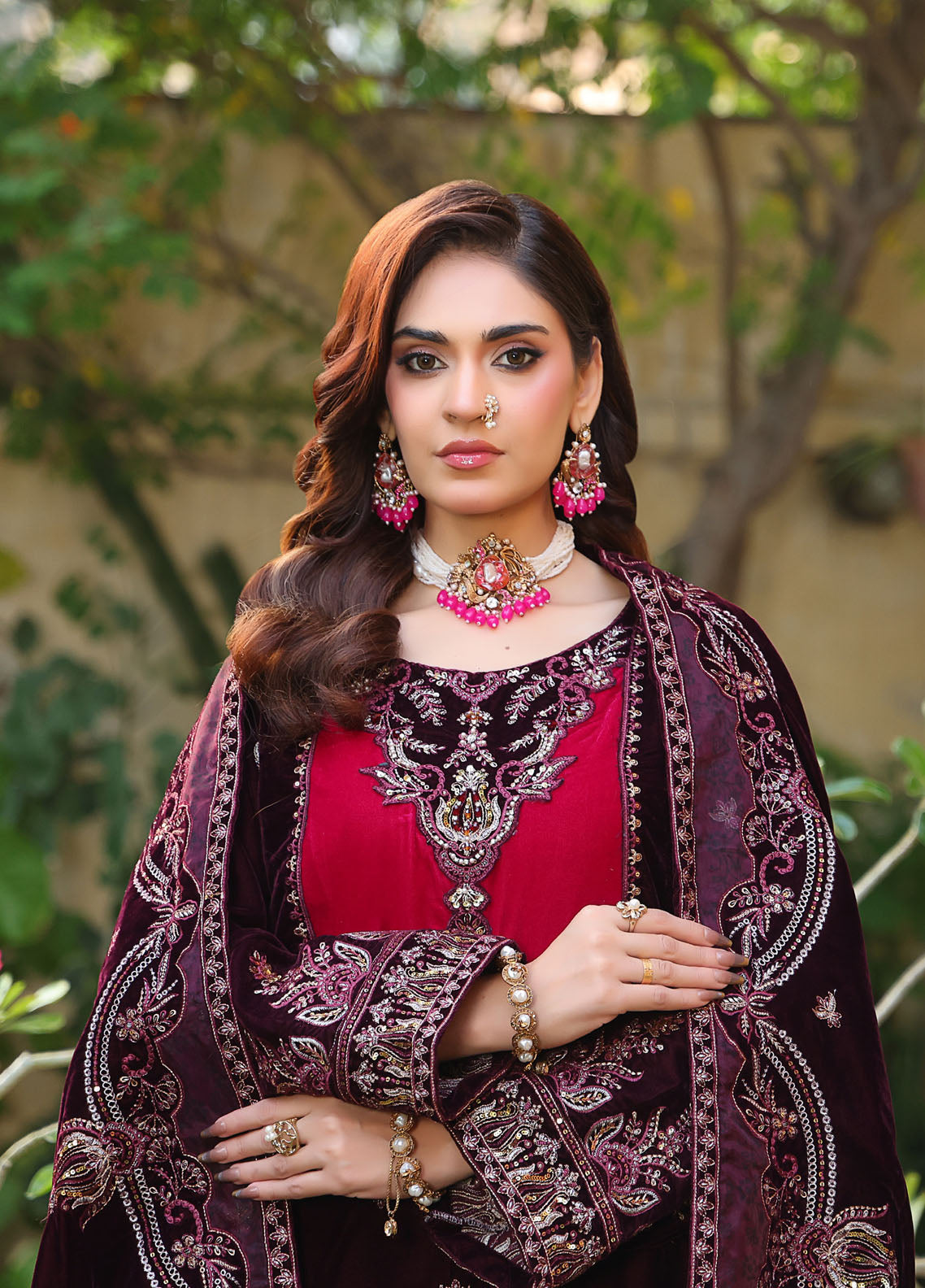 Dr. Velvet By Schick Embroidered Velvet 3 Piece Unstitched Suit SDH25DVV5 D-DEV-01 Dr. Velvet By Schick Embroidered Velvet 3 Piece Unstitched Suit SDH25DVV5 D-DEV-01