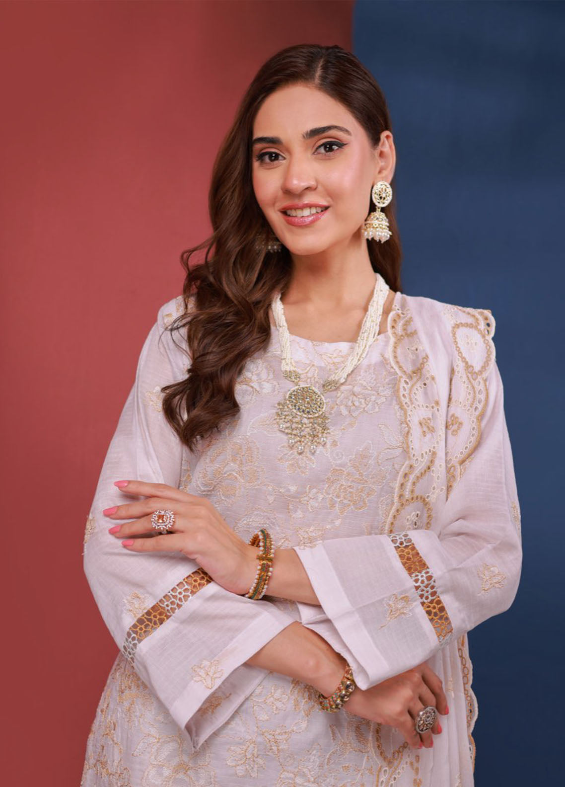 Edition Bareeze By Schick Chikankari Slub Lawn 3 Piece Unstitched Suit SDH24EBCSL D-01 Edition Bareeze By Schick Chikankari Slub Lawn 3 Piece Unstitched Suit SDH24EBCSL D-01