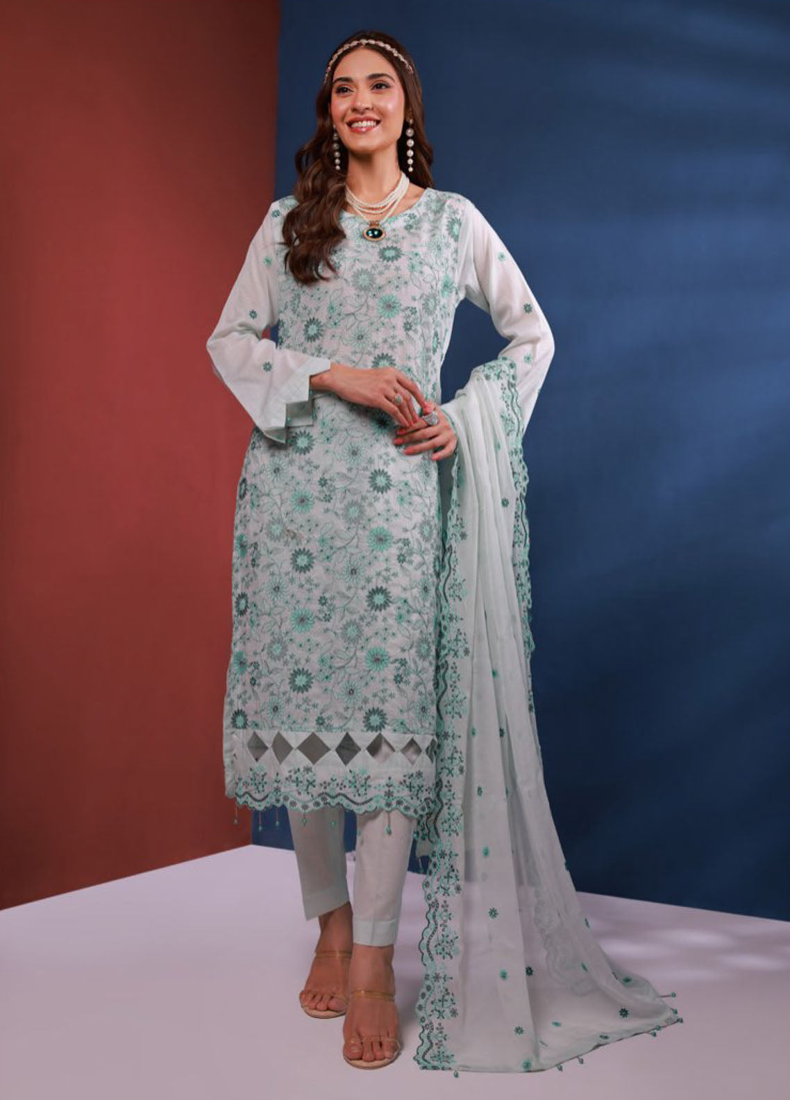 Edition Bareeze By Schick Chikankari Slub Lawn 3 Piece Unstitched Suit SDH24EBCSL D-04 Edition Bareeze By Schick Chikankari Slub Lawn 3 Piece Unstitched Suit SDH24EBCSL D-04