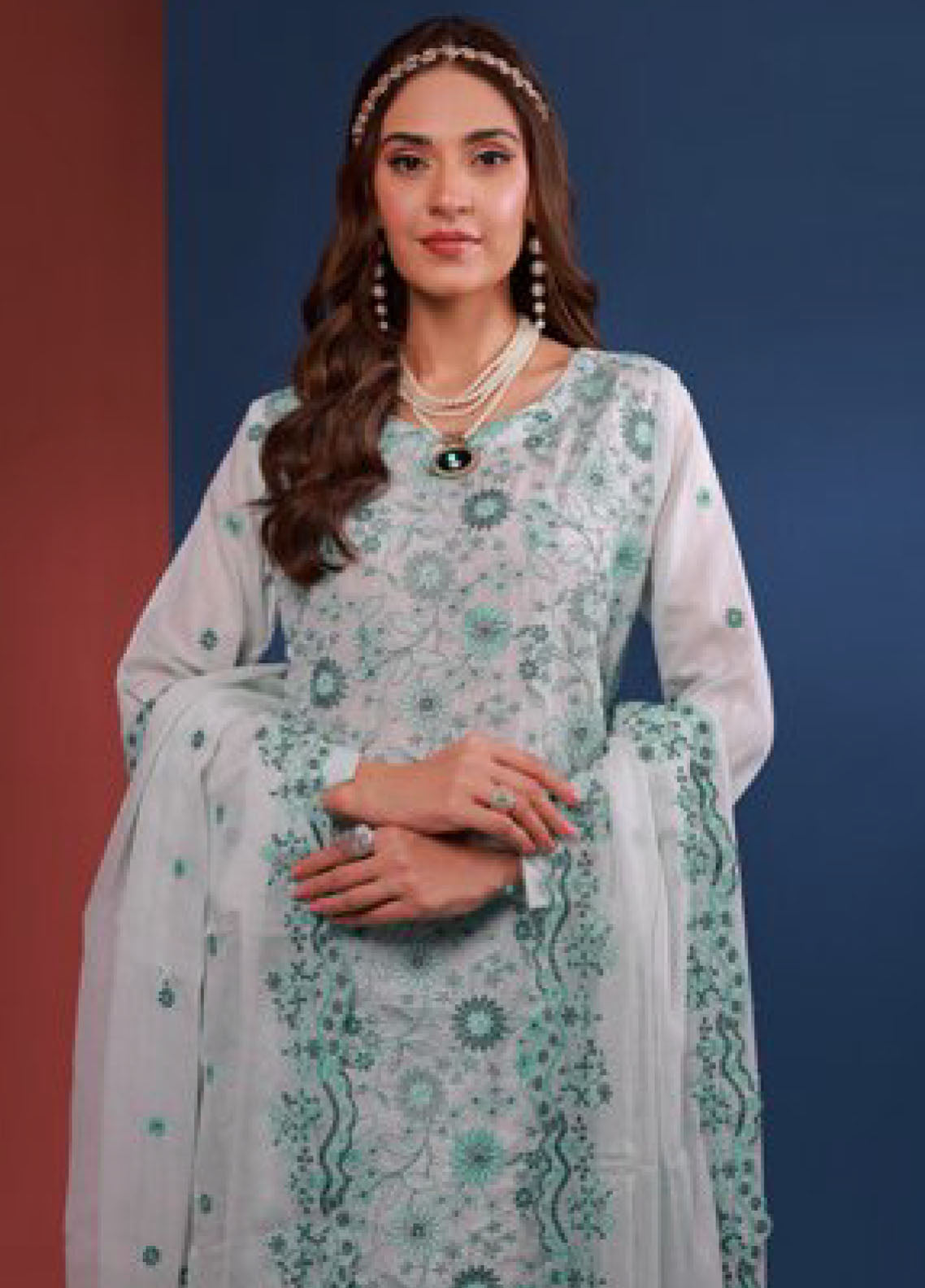 Edition Bareeze By Schick Chikankari Slub Lawn 3 Piece Unstitched Suit SDH24EBCSL D-04 Edition Bareeze By Schick Chikankari Slub Lawn 3 Piece Unstitched Suit SDH24EBCSL D-04