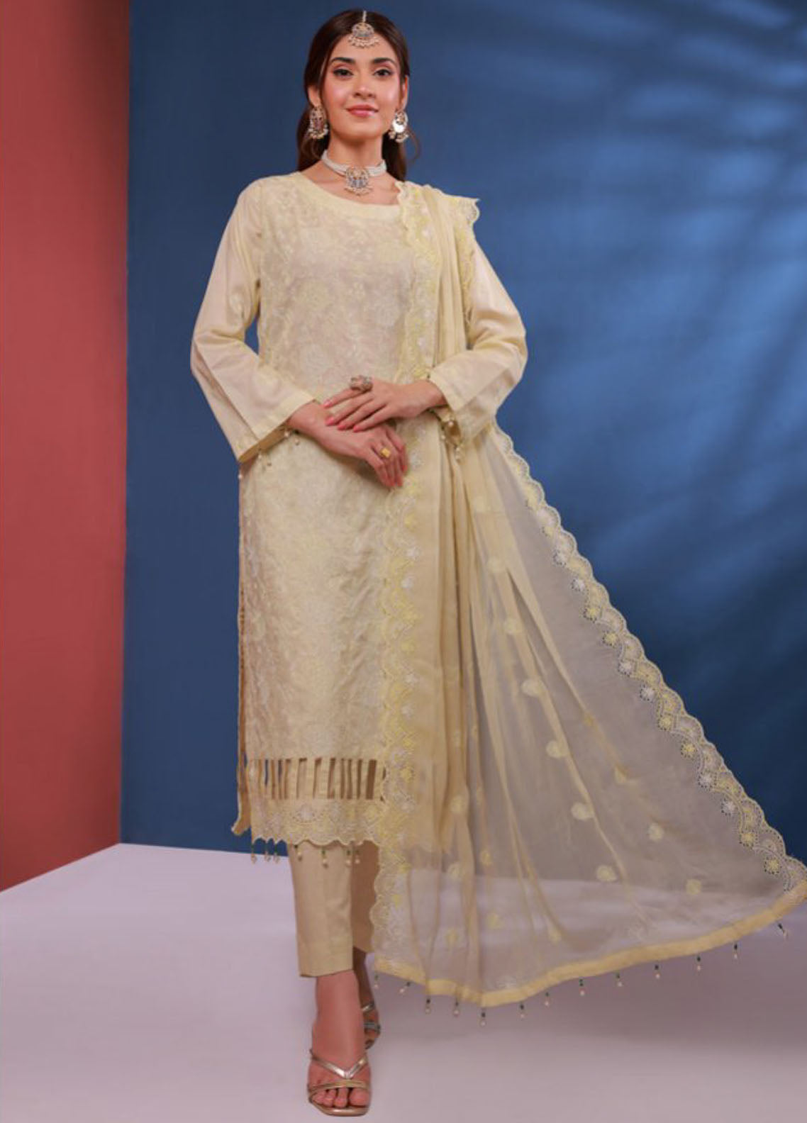 Edition Bareeze By Schick Chikankari Slub Lawn 3 Piece Unstitched Suit SDH24EBCSL D-07 Edition Bareeze By Schick Chikankari Slub Lawn 3 Piece Unstitched Suit SDH24EBCSL D-07