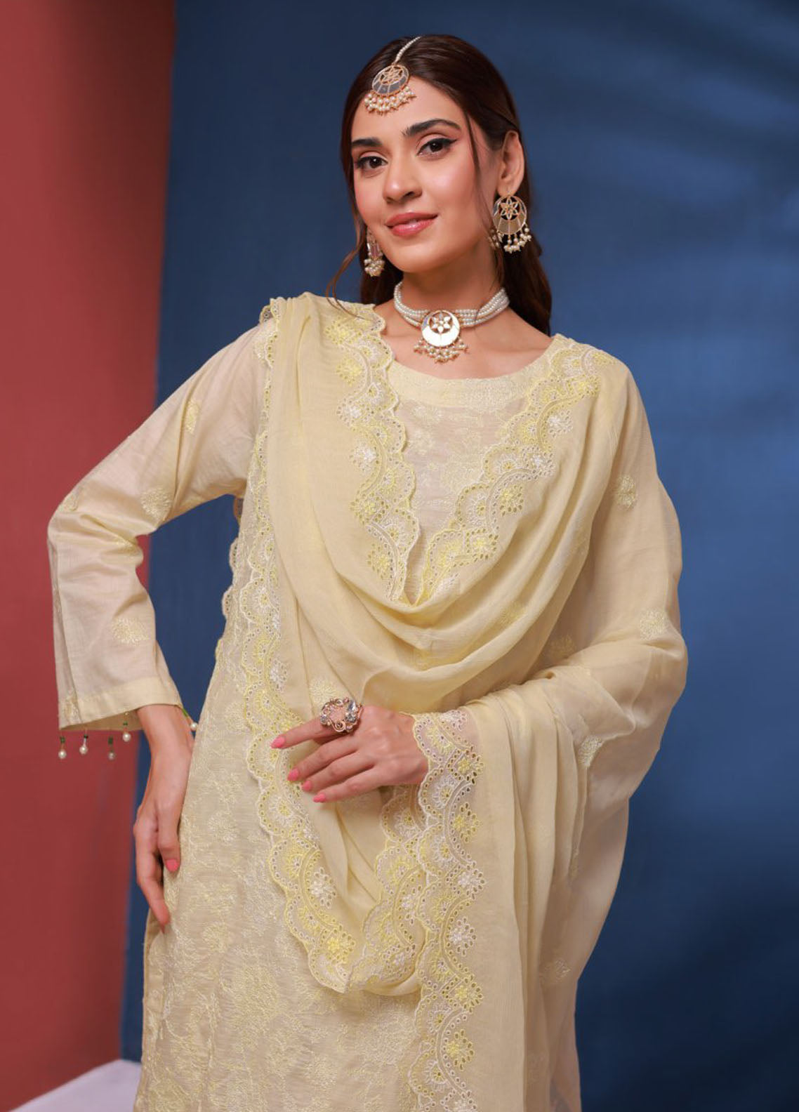 Edition Bareeze By Schick Chikankari Slub Lawn 3 Piece Unstitched Suit SDH24EBCSL D-07 Edition Bareeze By Schick Chikankari Slub Lawn 3 Piece Unstitched Suit SDH24EBCSL D-07