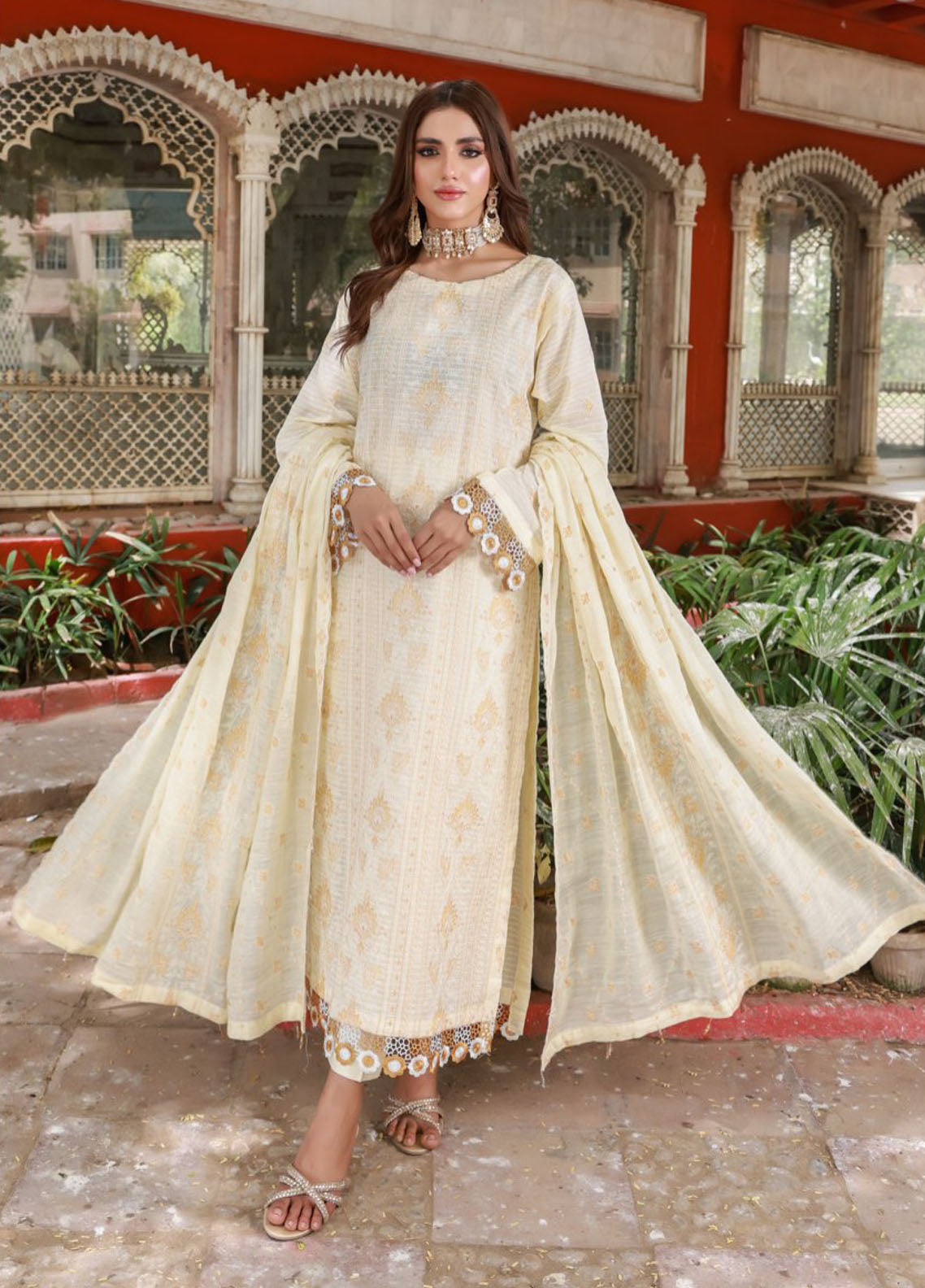 Edition Bareeze By Schick Embroidered Slub Lawn 3 Piece Unstitched Suit SDH24EBESL D-02 Edition Bareeze By Schick Embroidered Slub Lawn 3 Piece Unstitched Suit SDH24EBESL D-02