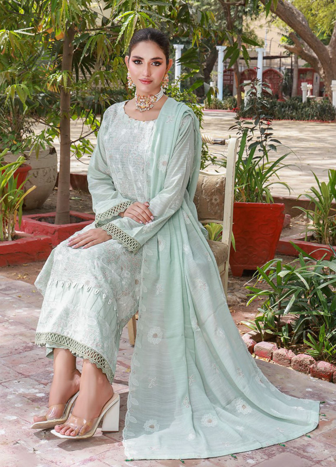 Edition Bareeze By Schick Embroidered Slub Lawn 3 Piece Unstitched Suit SDH24EBESL D-06 Edition Bareeze By Schick Embroidered Slub Lawn 3 Piece Unstitched Suit SDH24EBESL D-06